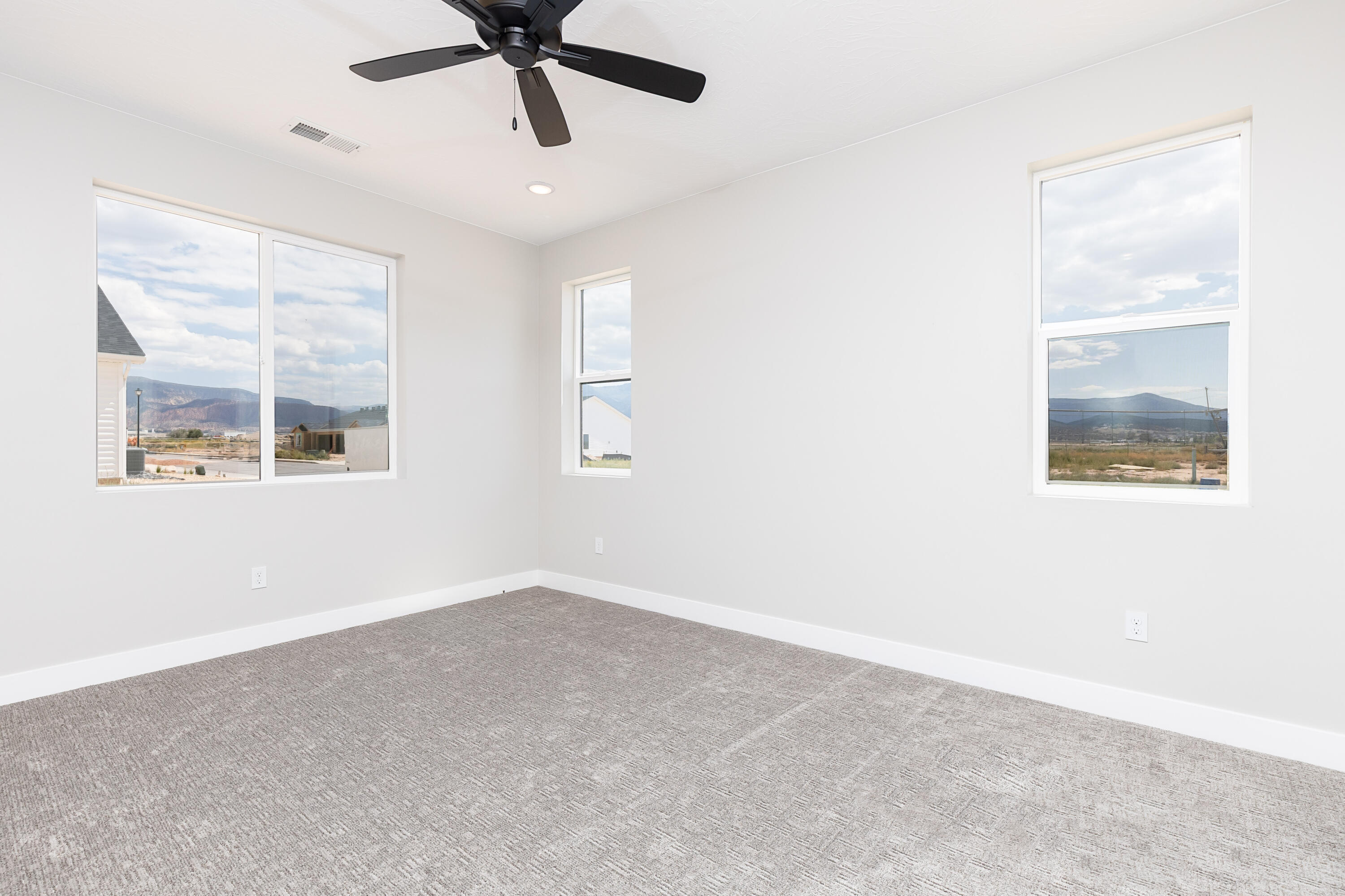 1126 N Yucca (3325 W) ST