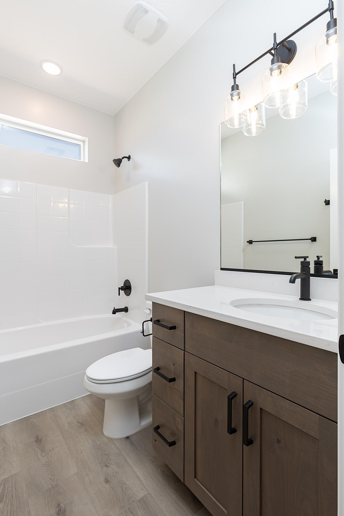 1126 N Yucca (3325 W) ST