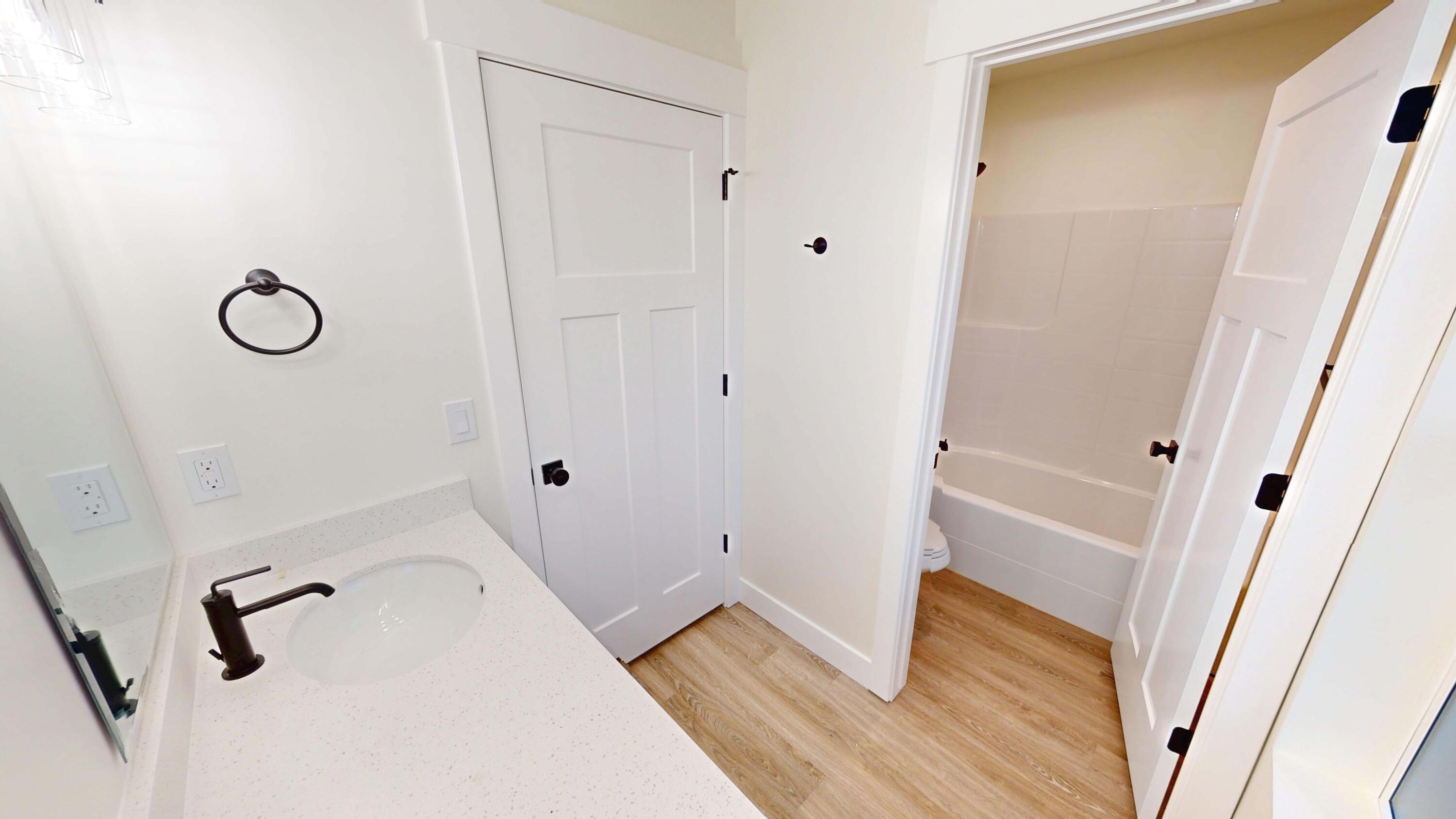 2764 N Clark Parkway