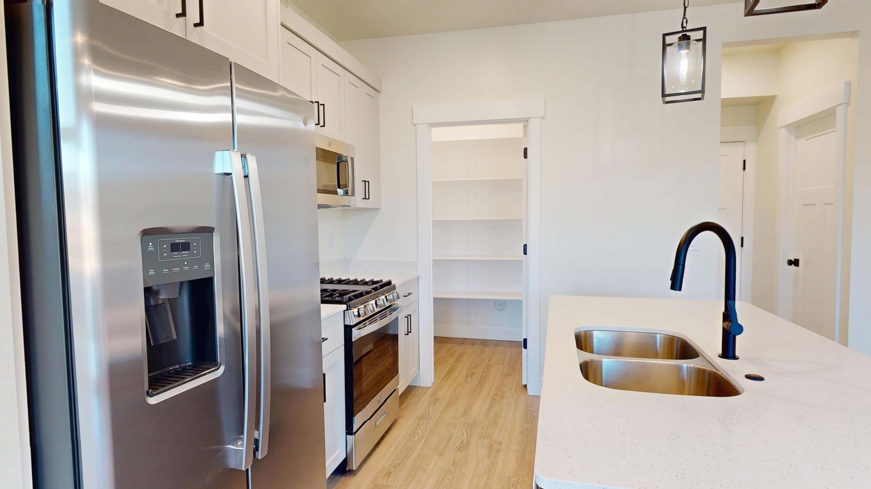 2764 N Clark Parkway