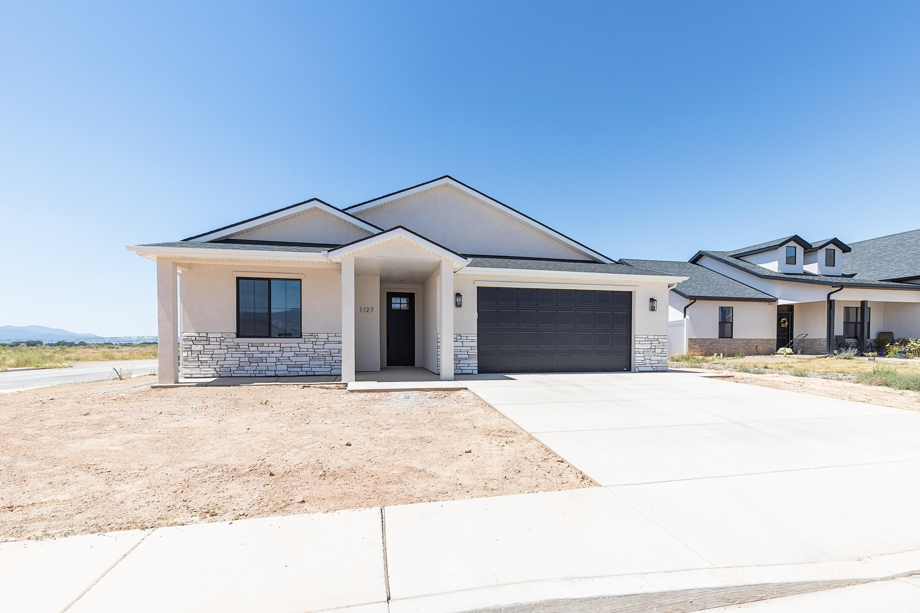 1148 N Yucca (3325 West)