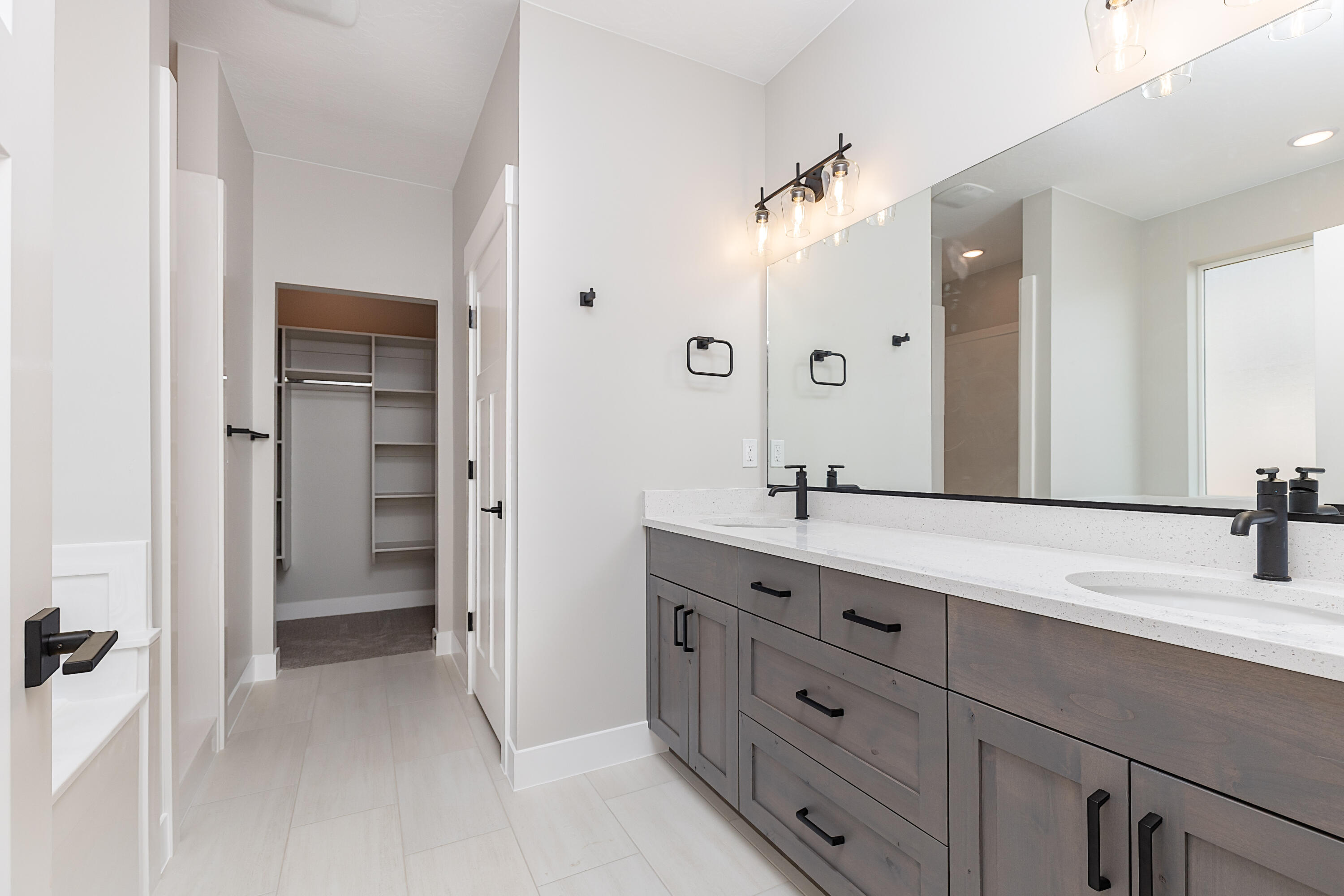 1148 N Yucca (3325 West)