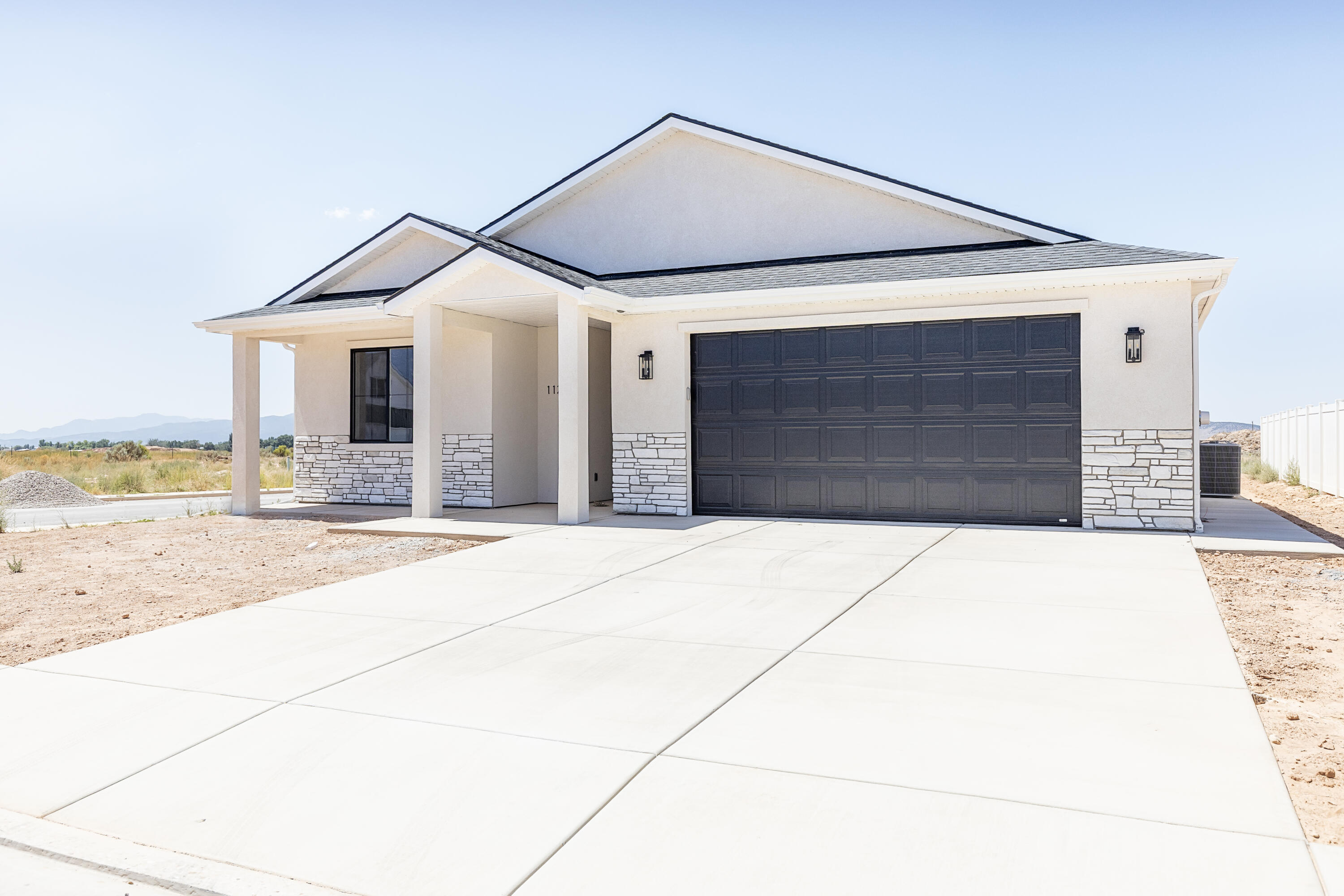 1148 N Yucca (3325 West)