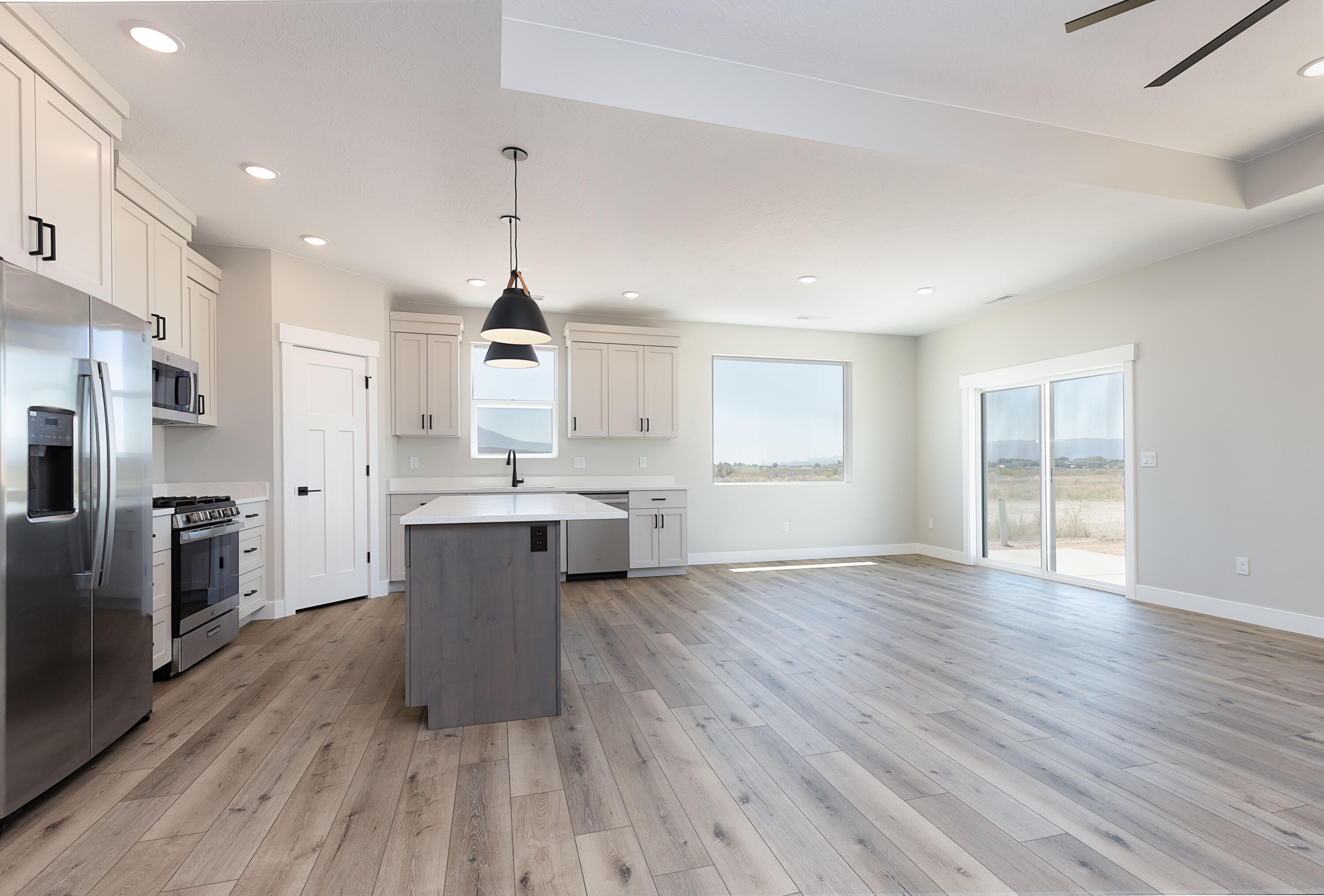 1148 N Yucca (3325 West)