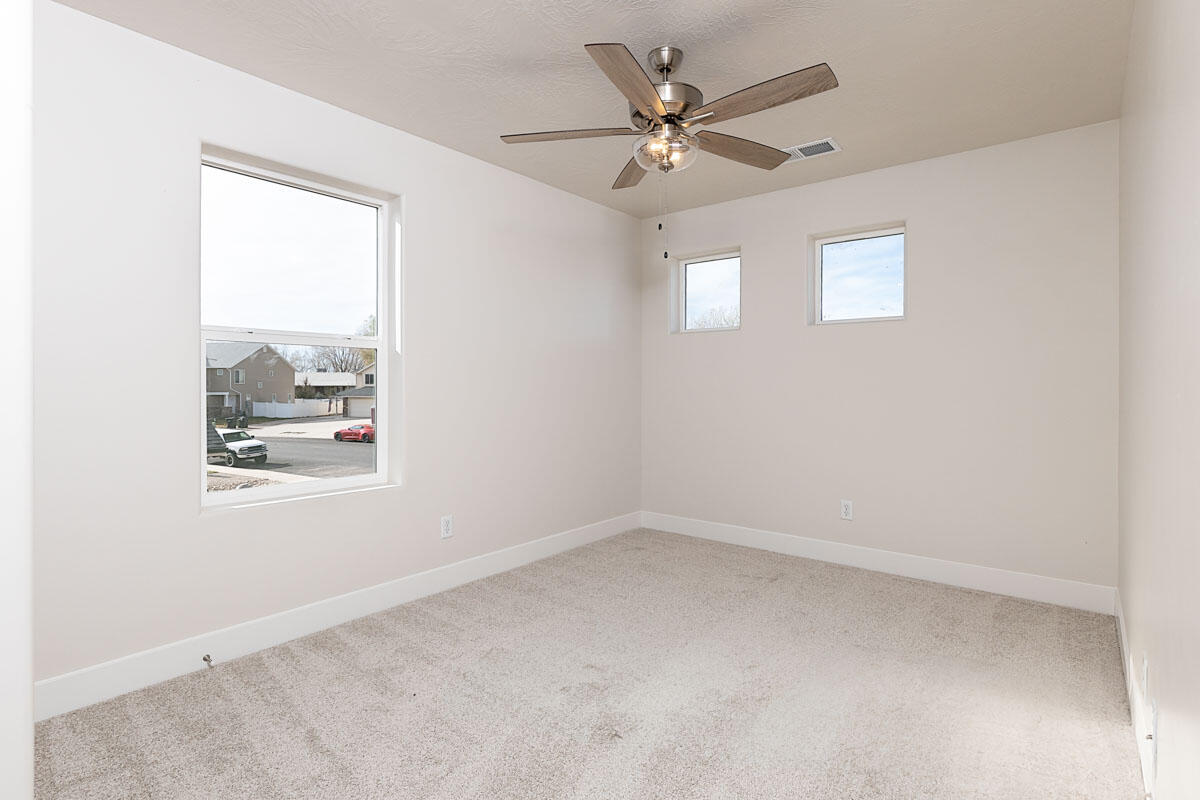 2612 N Clark Parkway