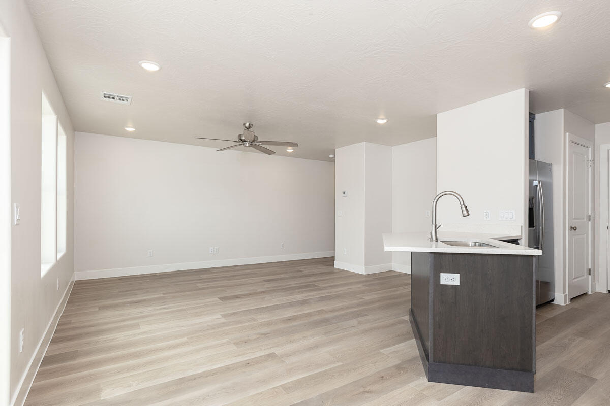 2612 N Clark Parkway