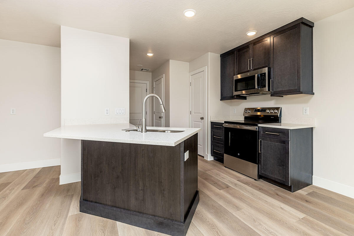 2612 N Clark Parkway