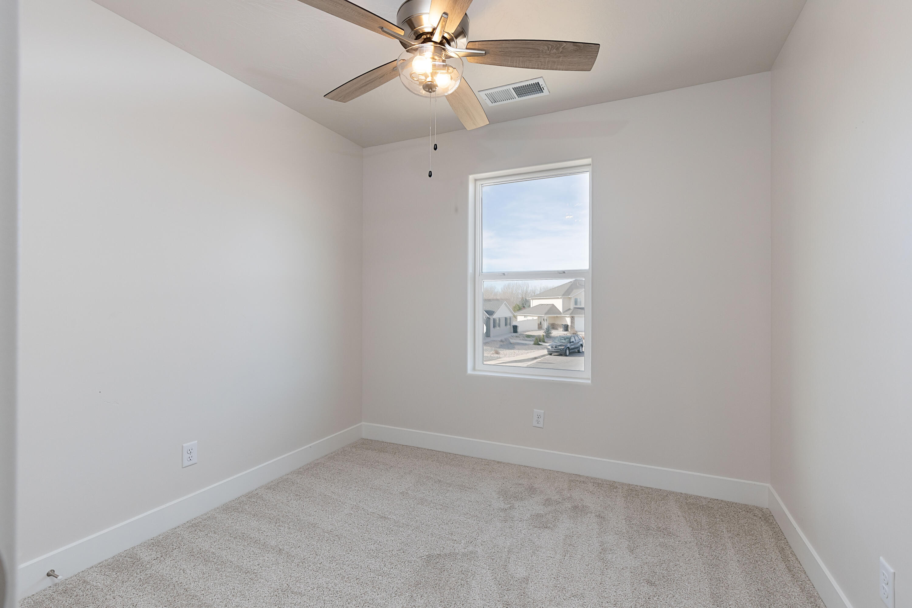 2614 N Clark Parkway