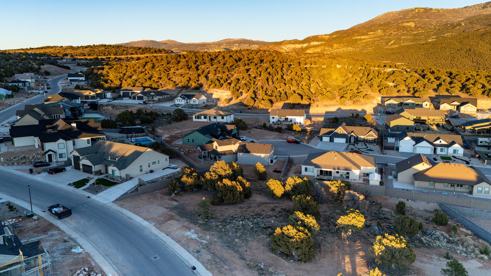 2889 W Rock Ridge RD