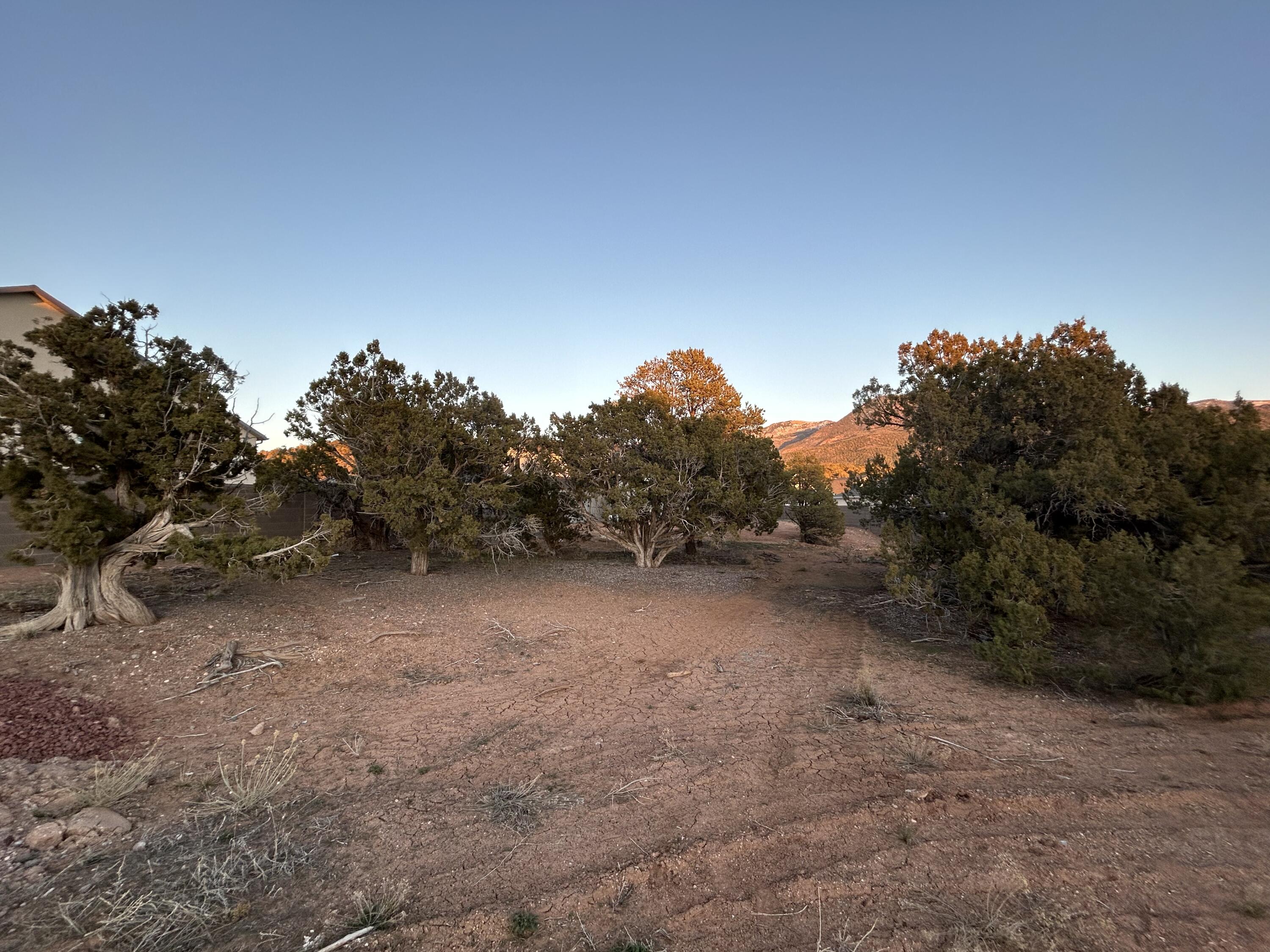 2889 W Rock Ridge RD