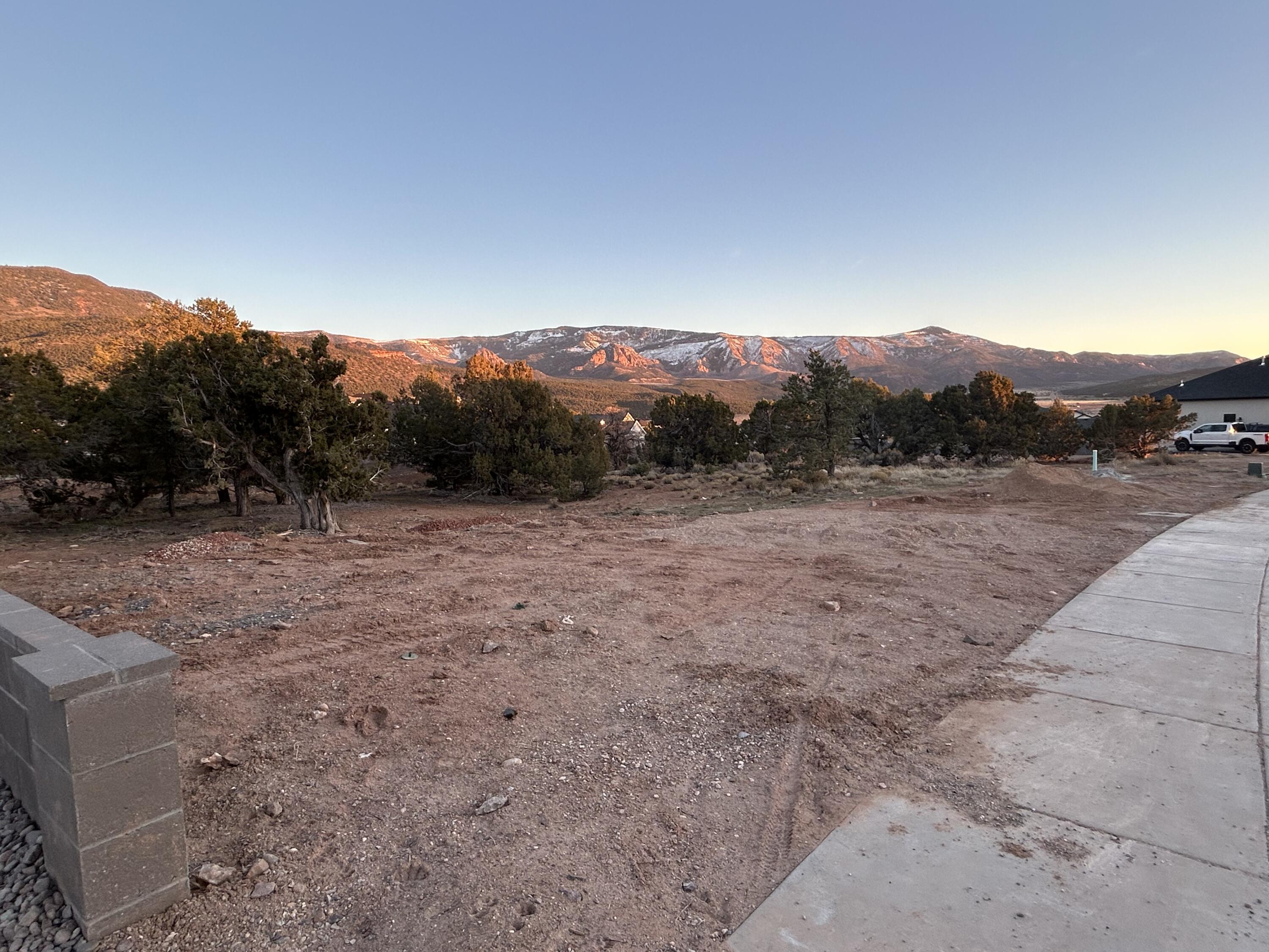 2889 W Rock Ridge RD