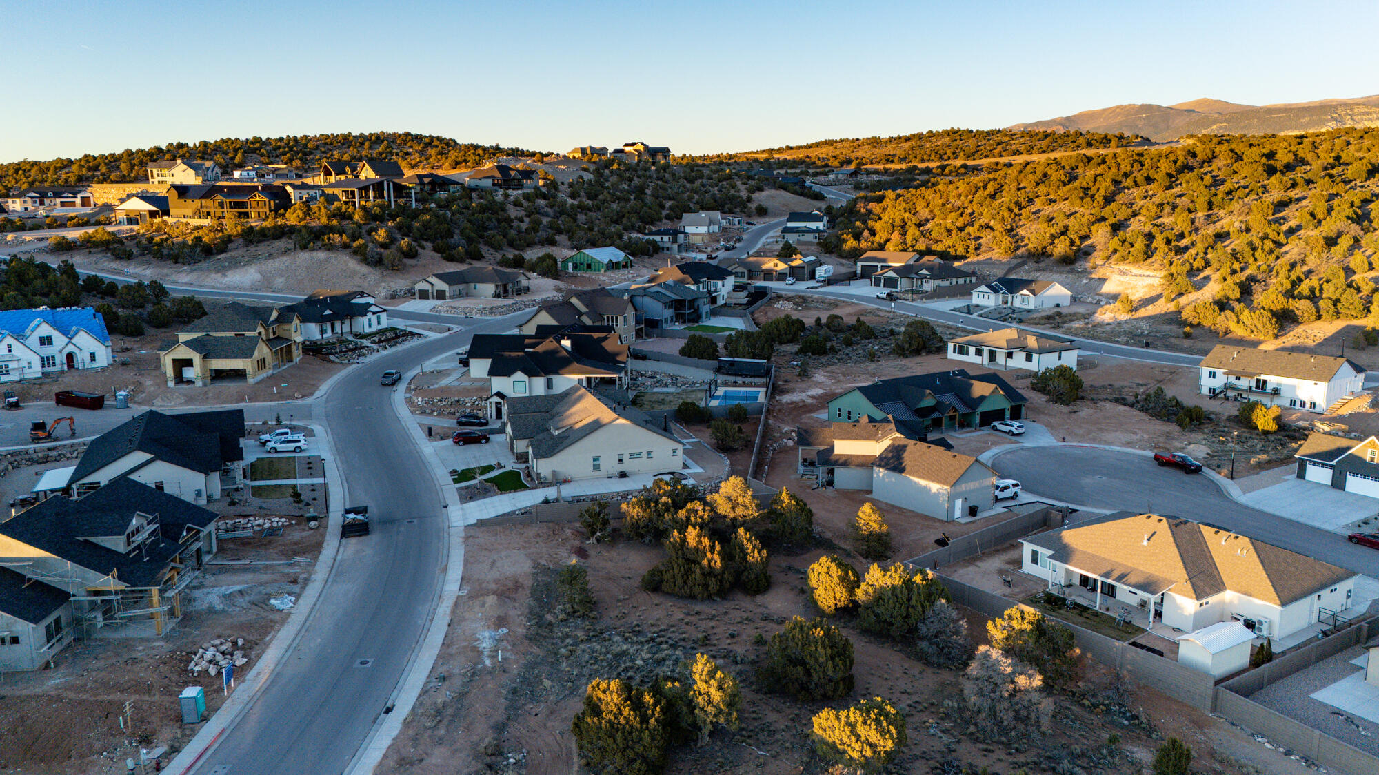 2889 W Rock Ridge RD