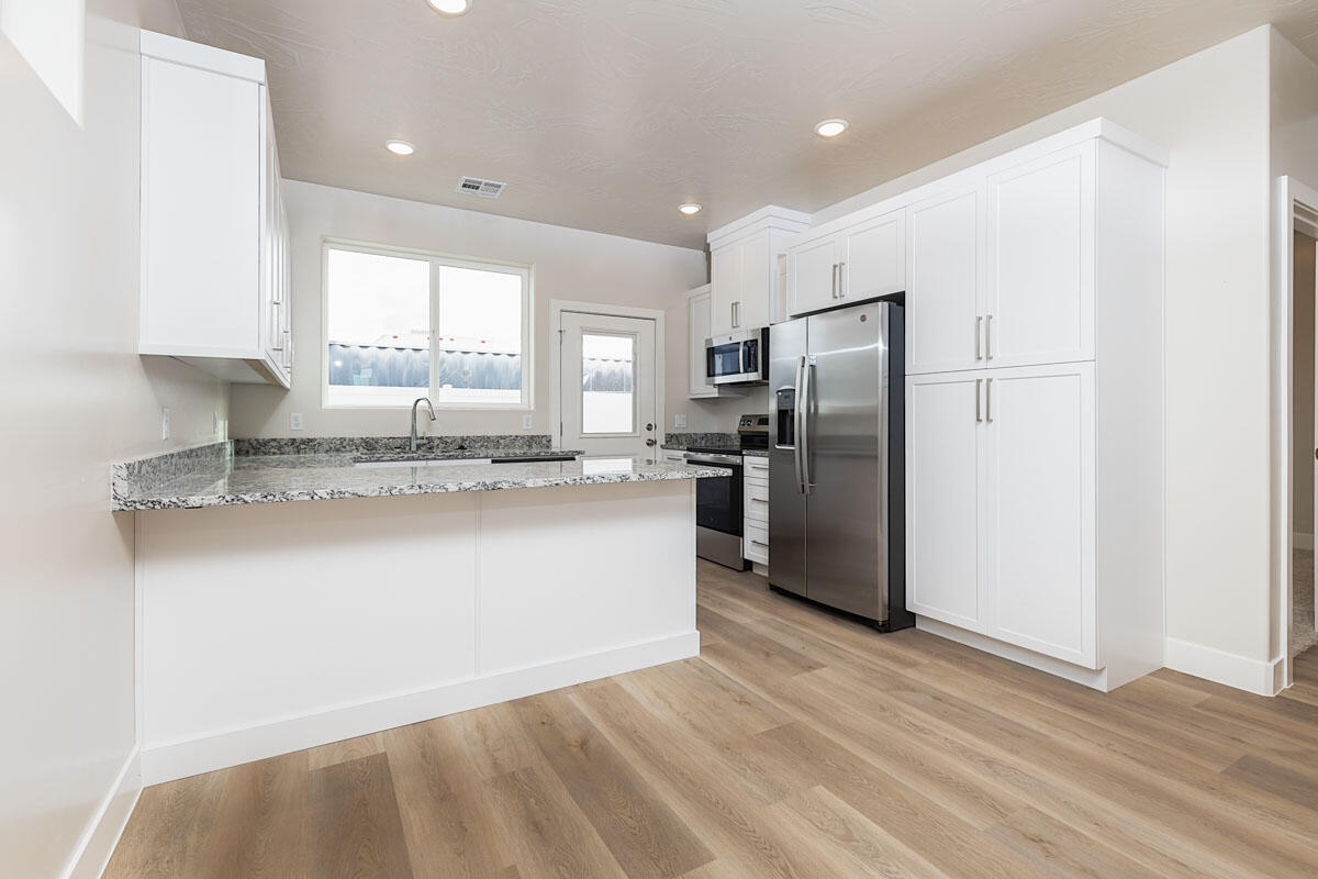 2604 N Clark Parkway