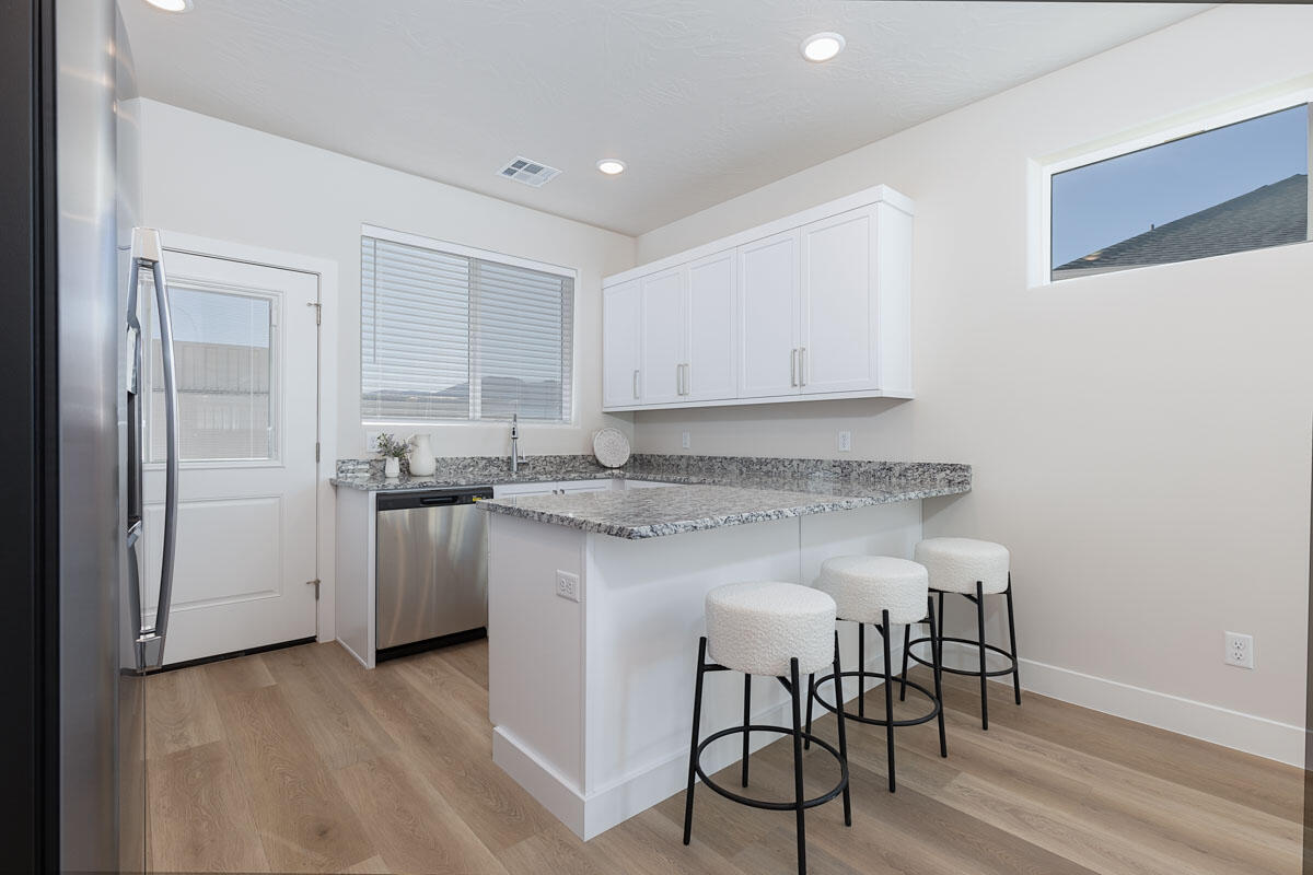 2604 N Clark Parkway