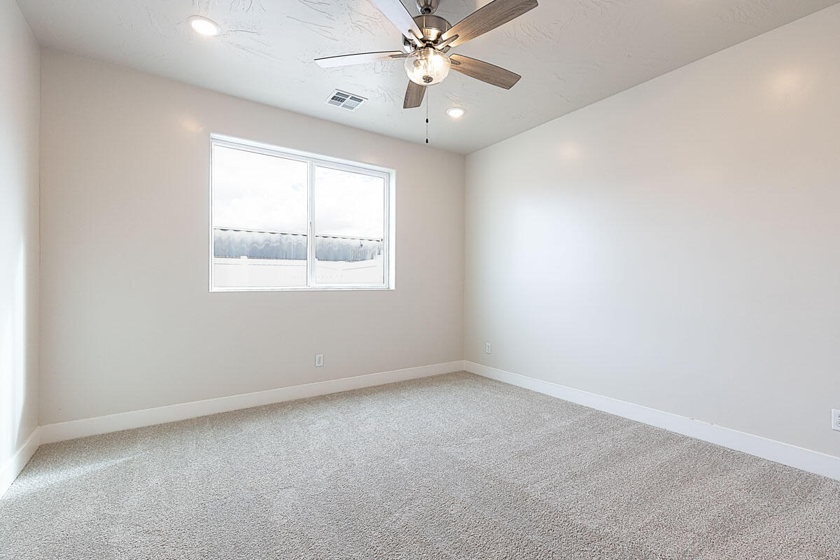 2604 N Clark Parkway