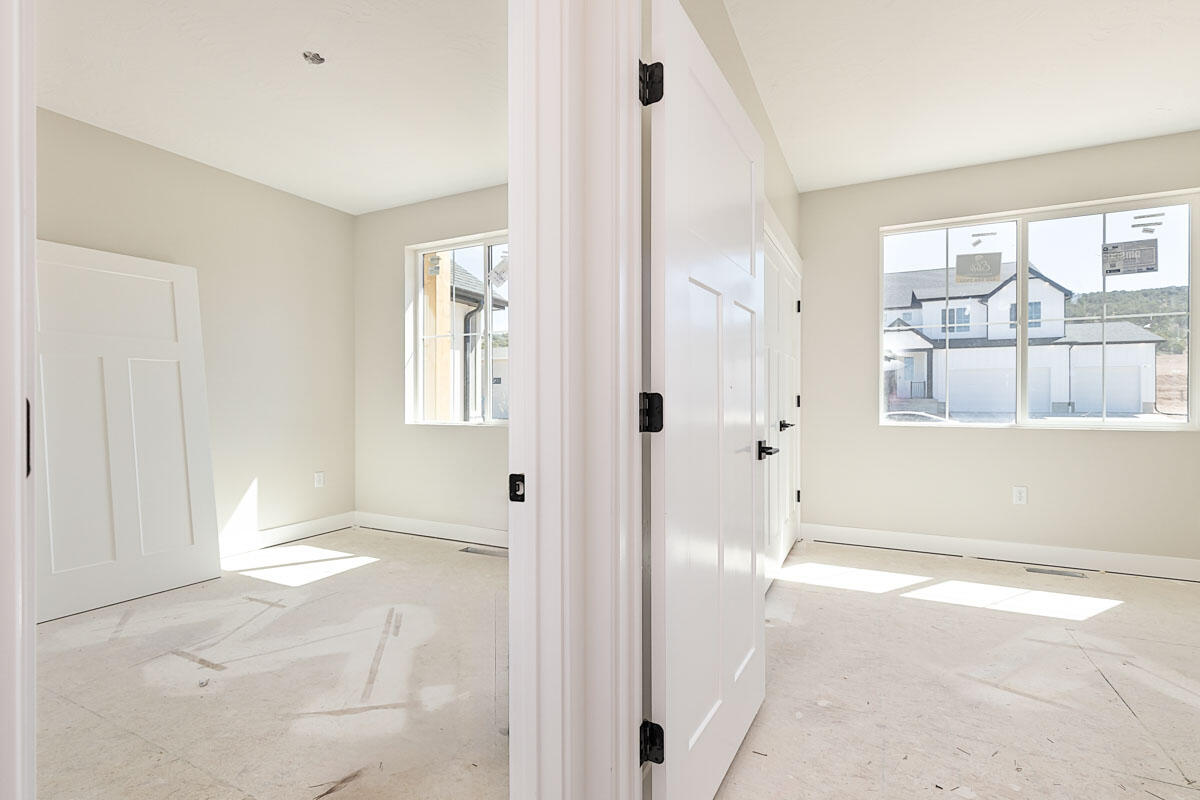 536 S Foundation Trail