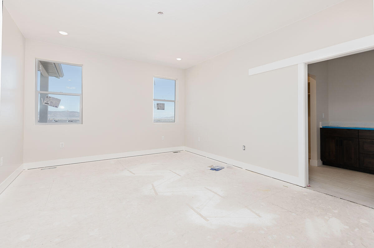 536 S Foundation Trail