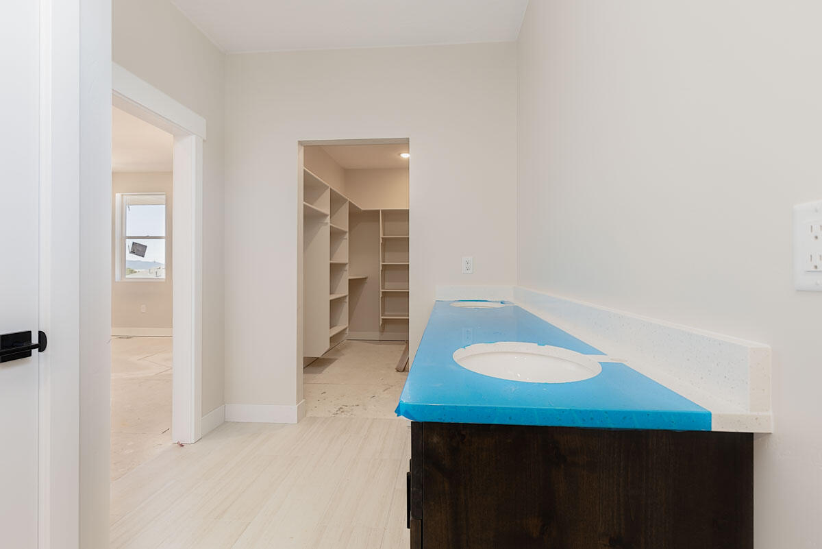 536 S Foundation Trail