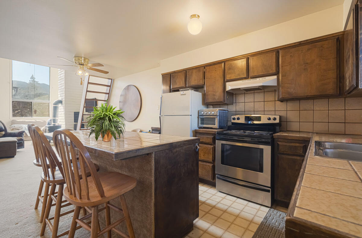 275 E 200 South ST S, C3