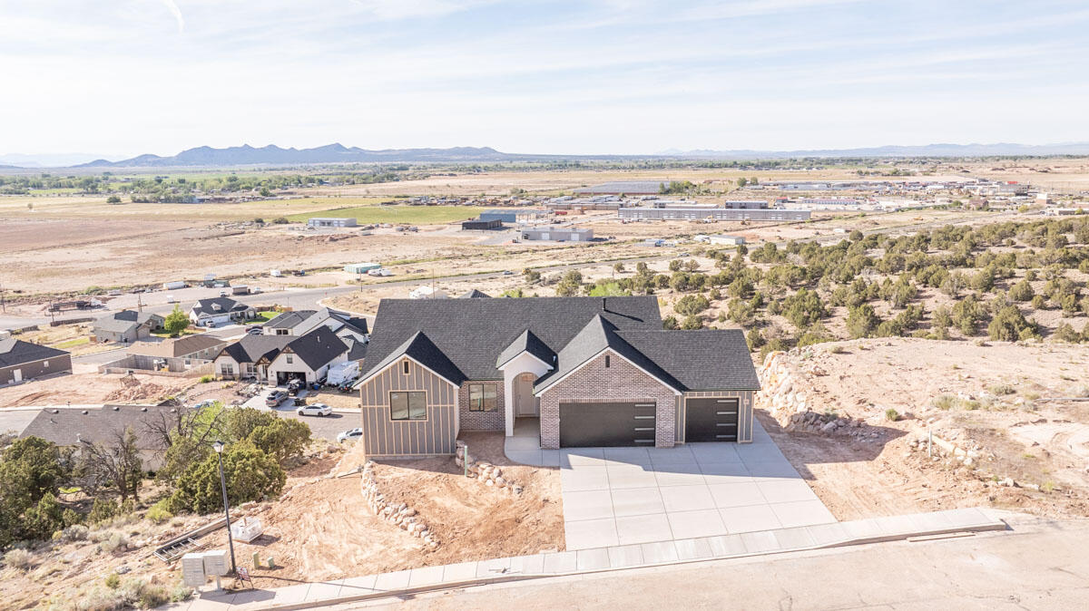 3256 W Kingsbury DR