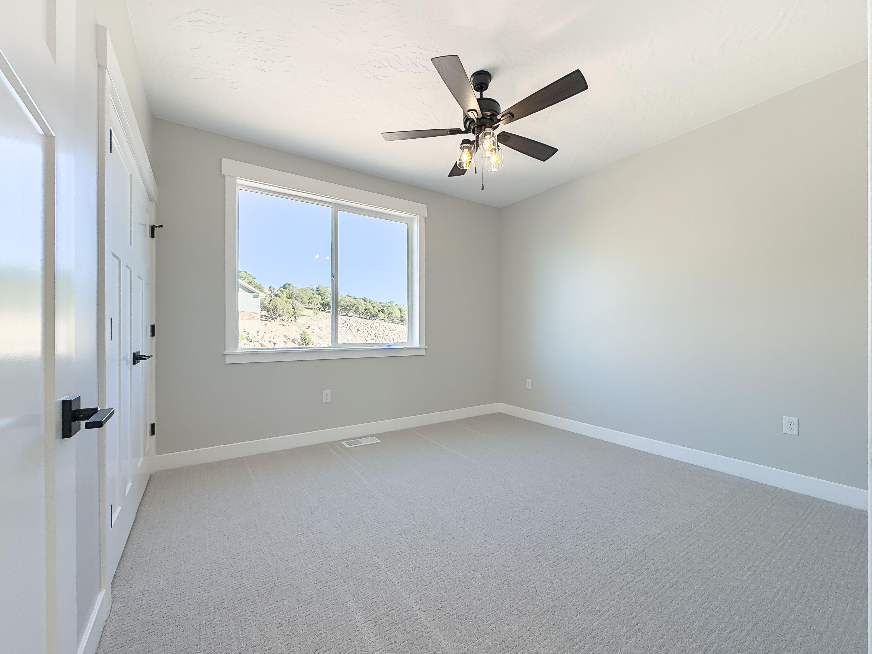 3256 W Kingsbury DR