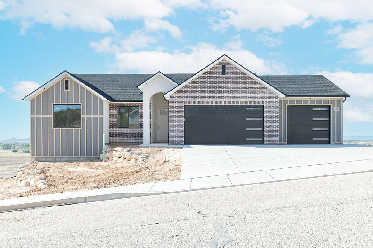 3256 W Kingsbury DR
