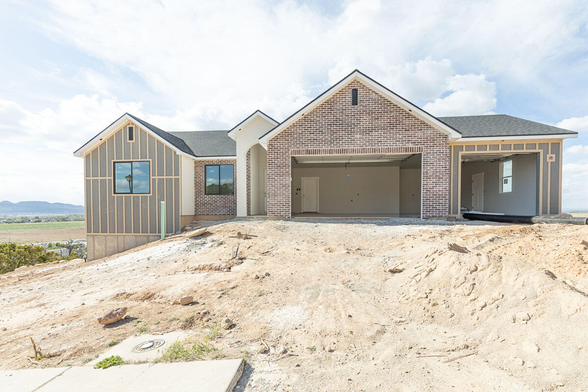 3256 W Kingsbury DR