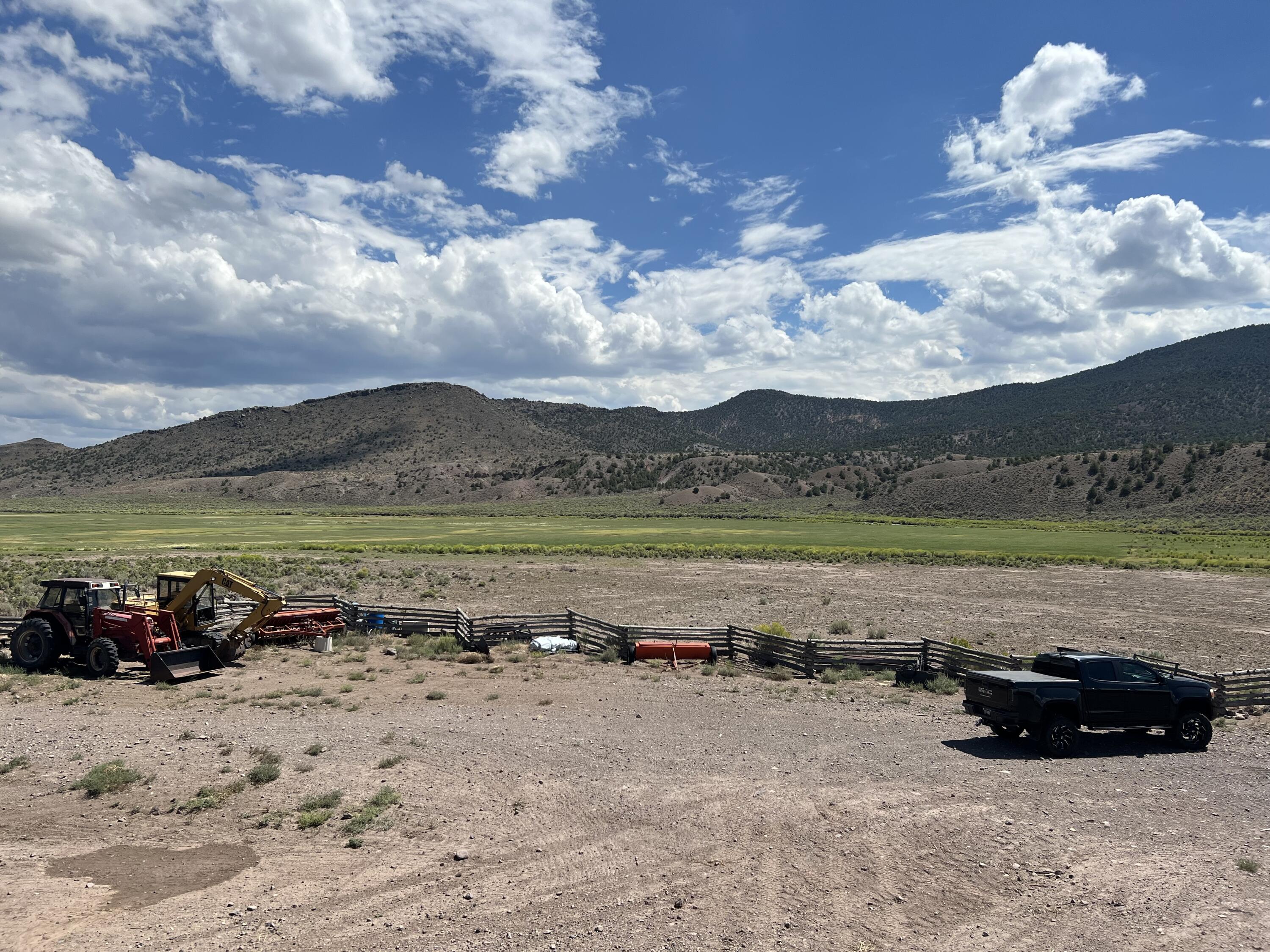 1401 W Highway 62