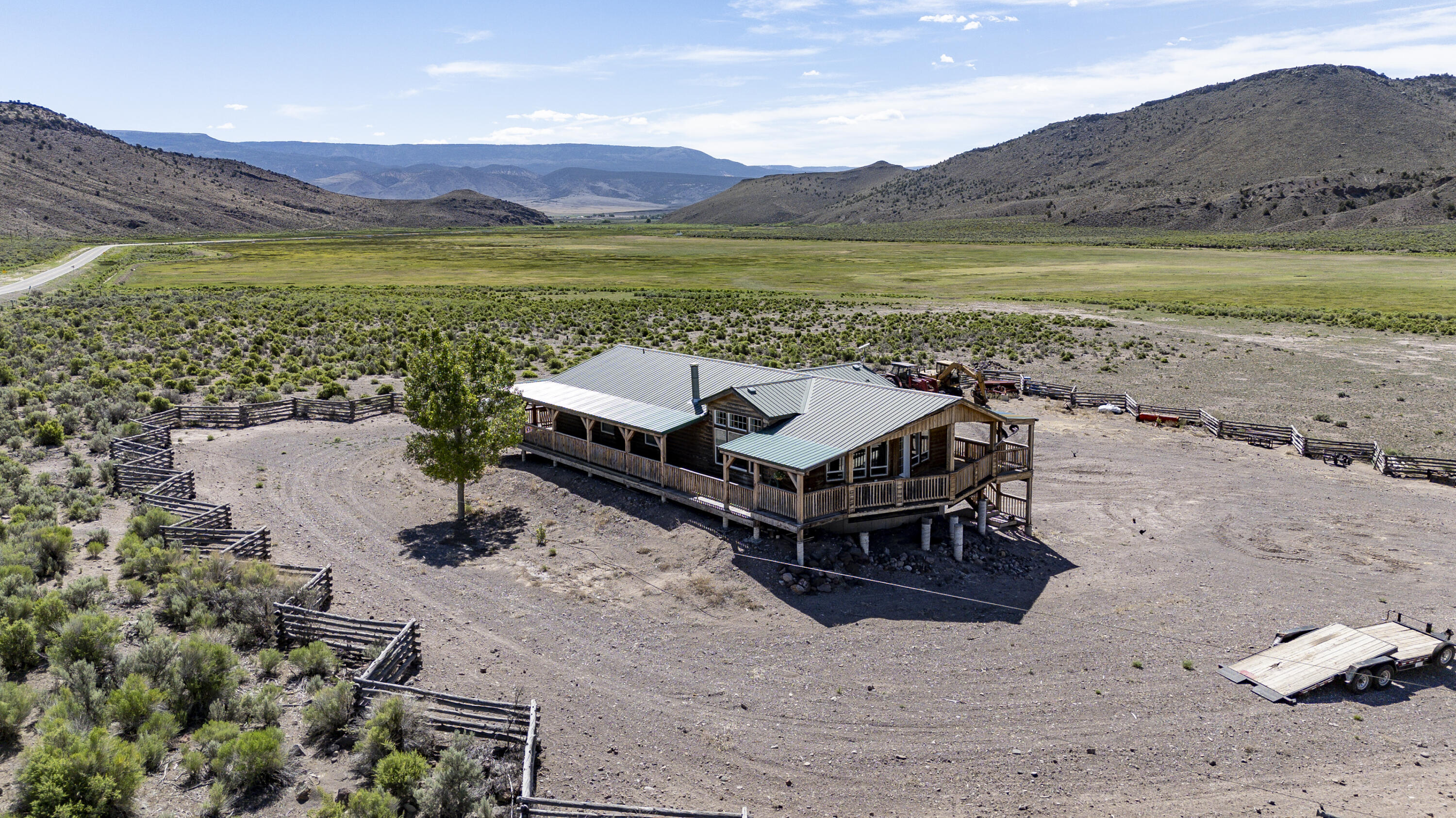 1401 W Highway 62