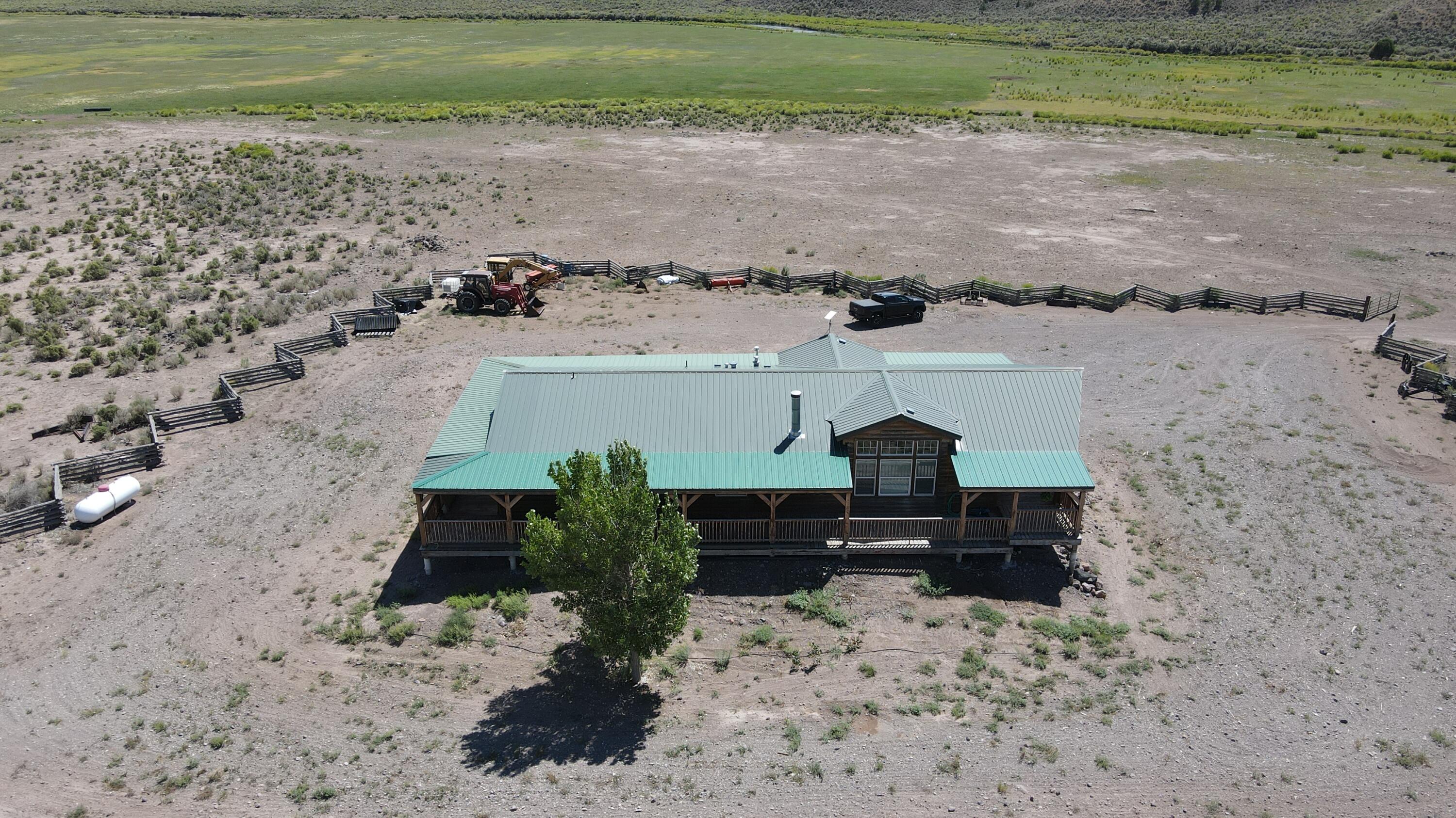 1401 W Highway 62