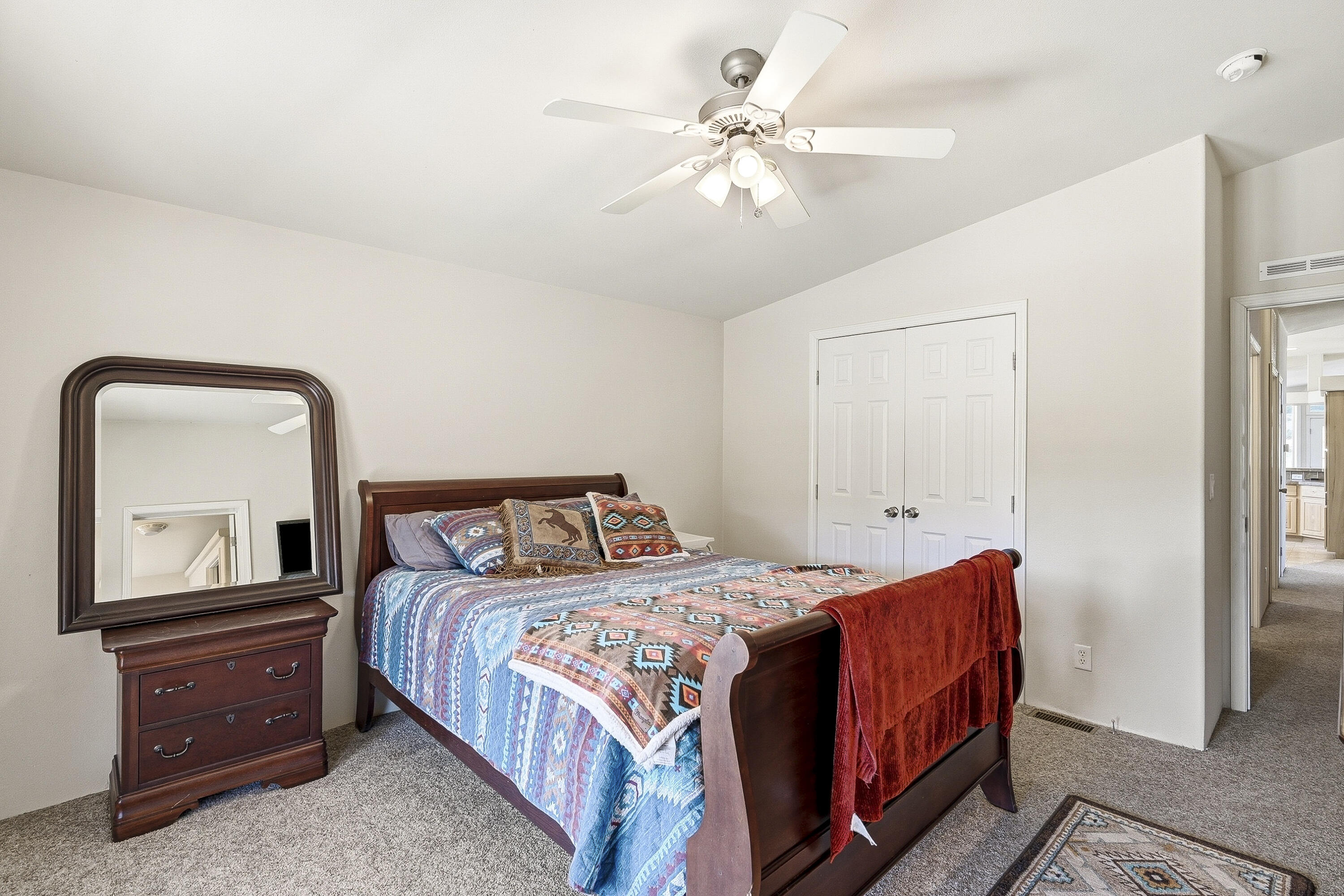 1401 W Highway 62