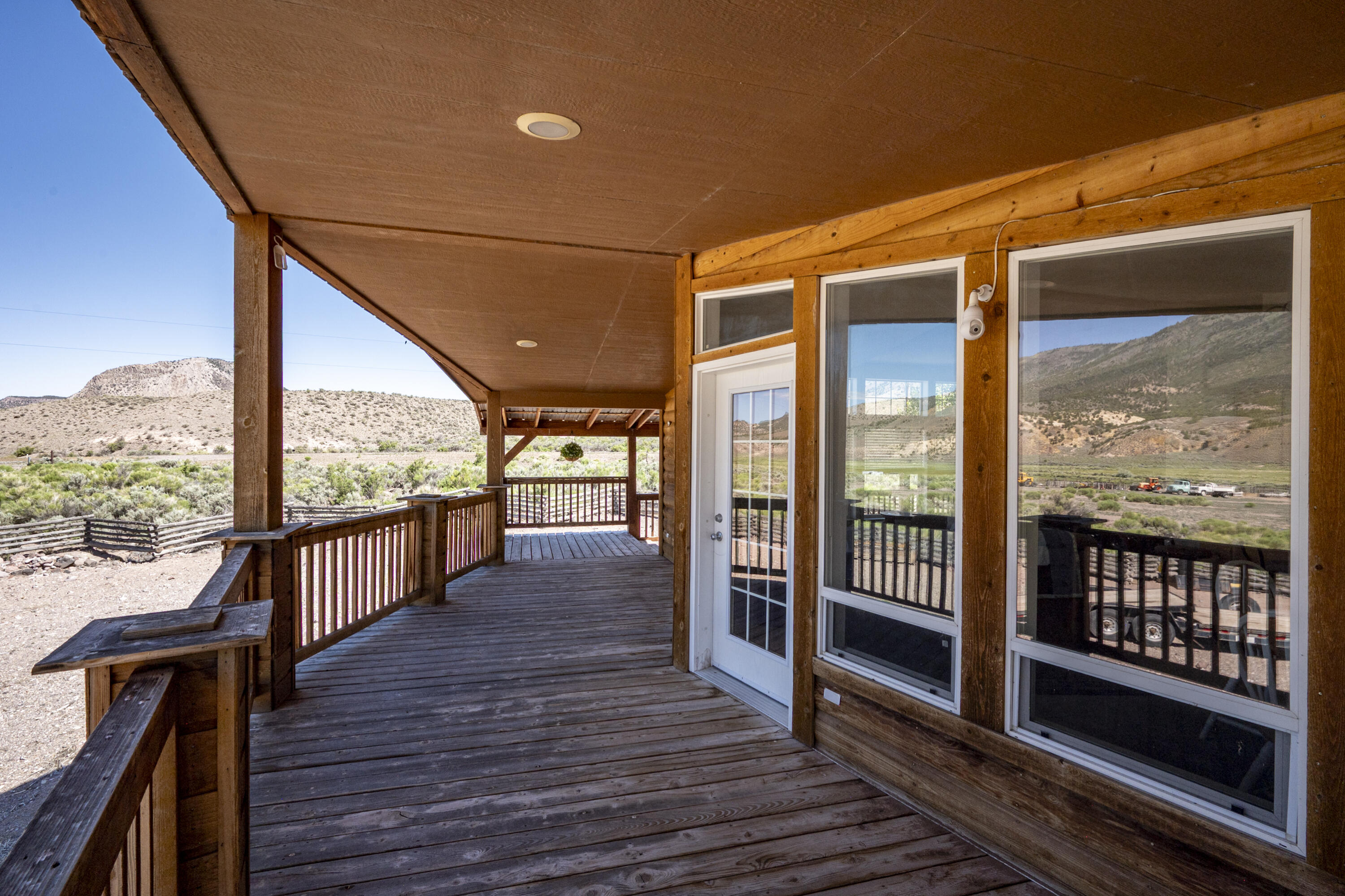1401 W Highway 62