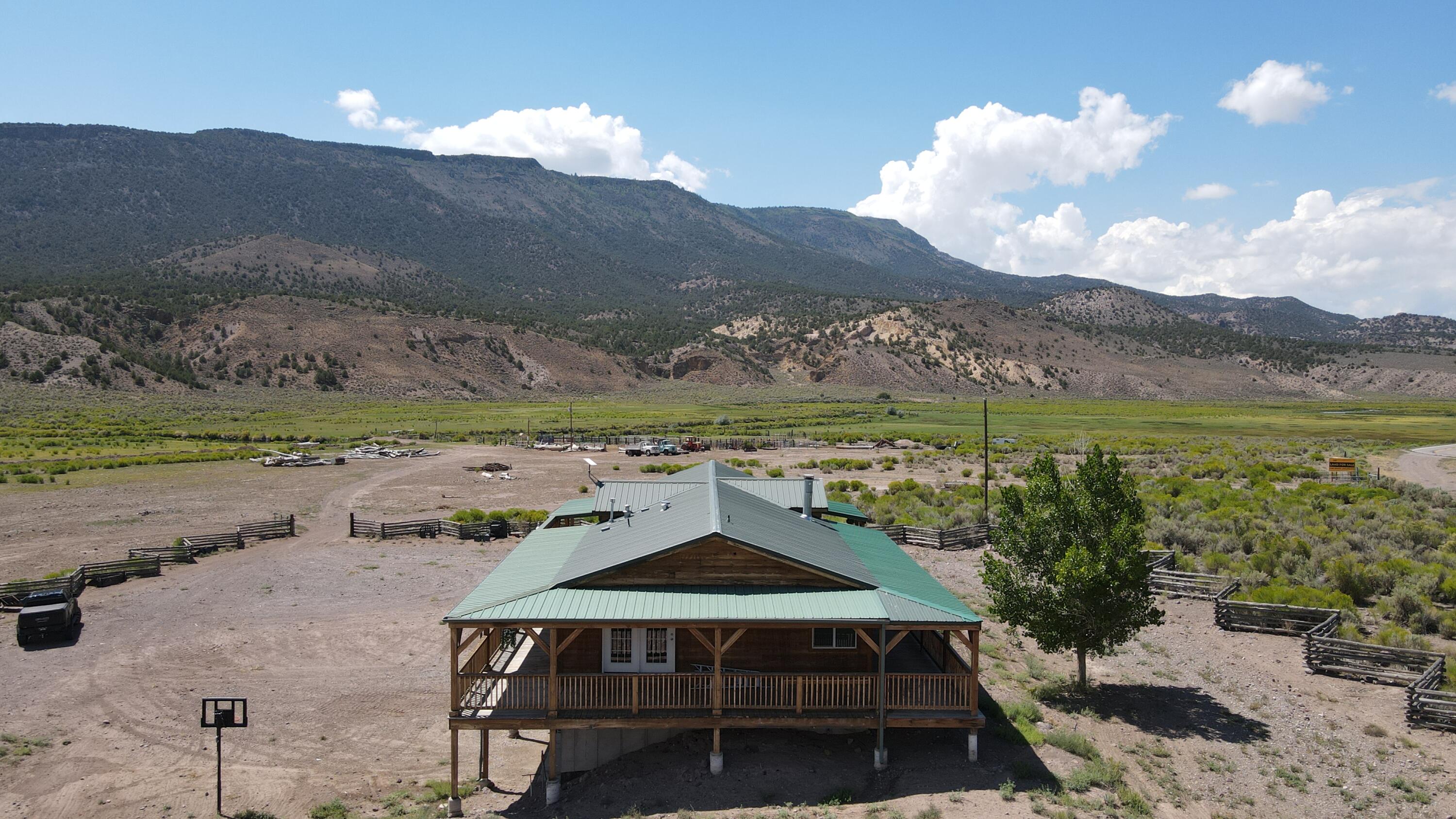 1401 W Highway 62