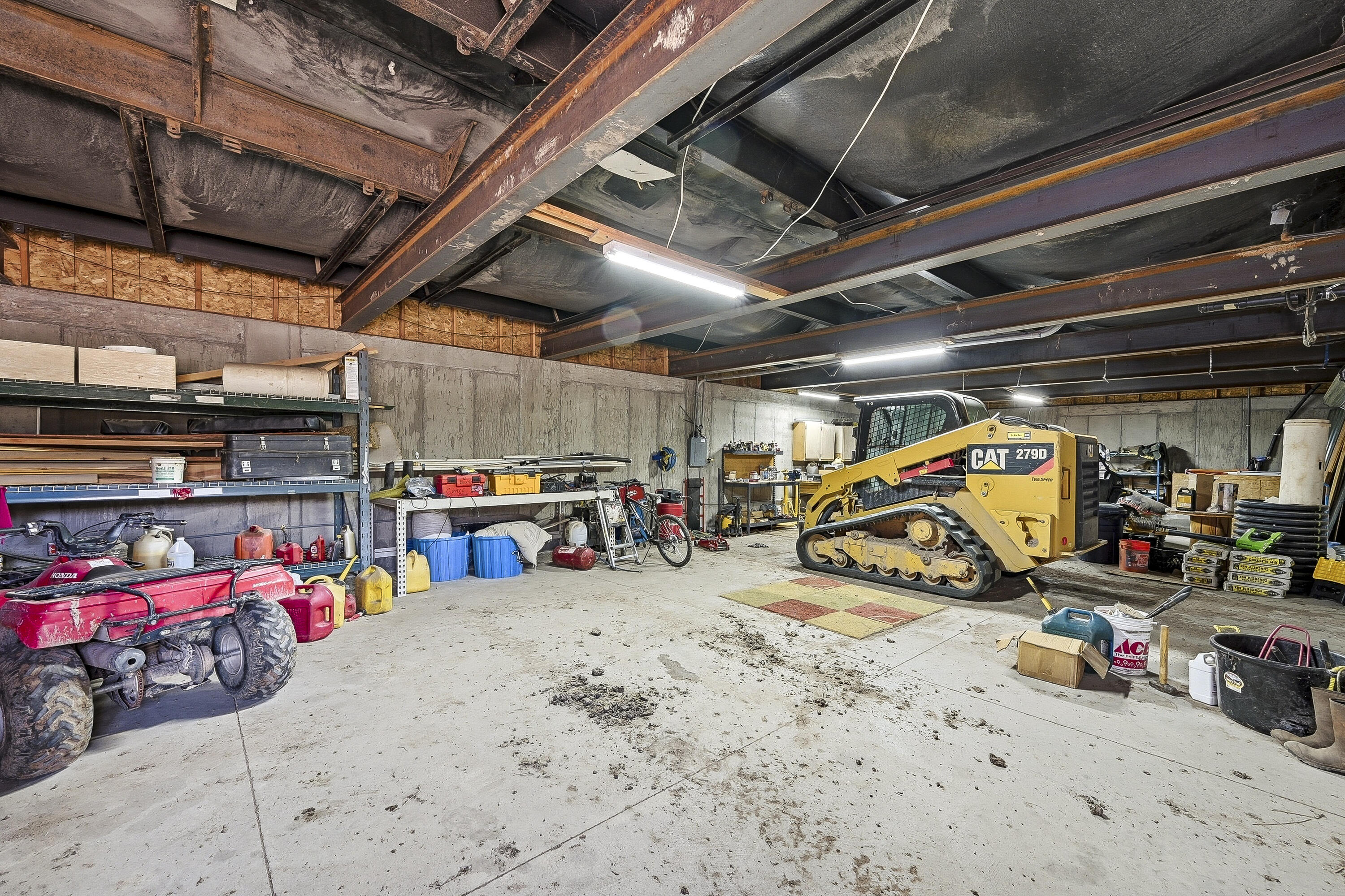 1401 W Highway 62