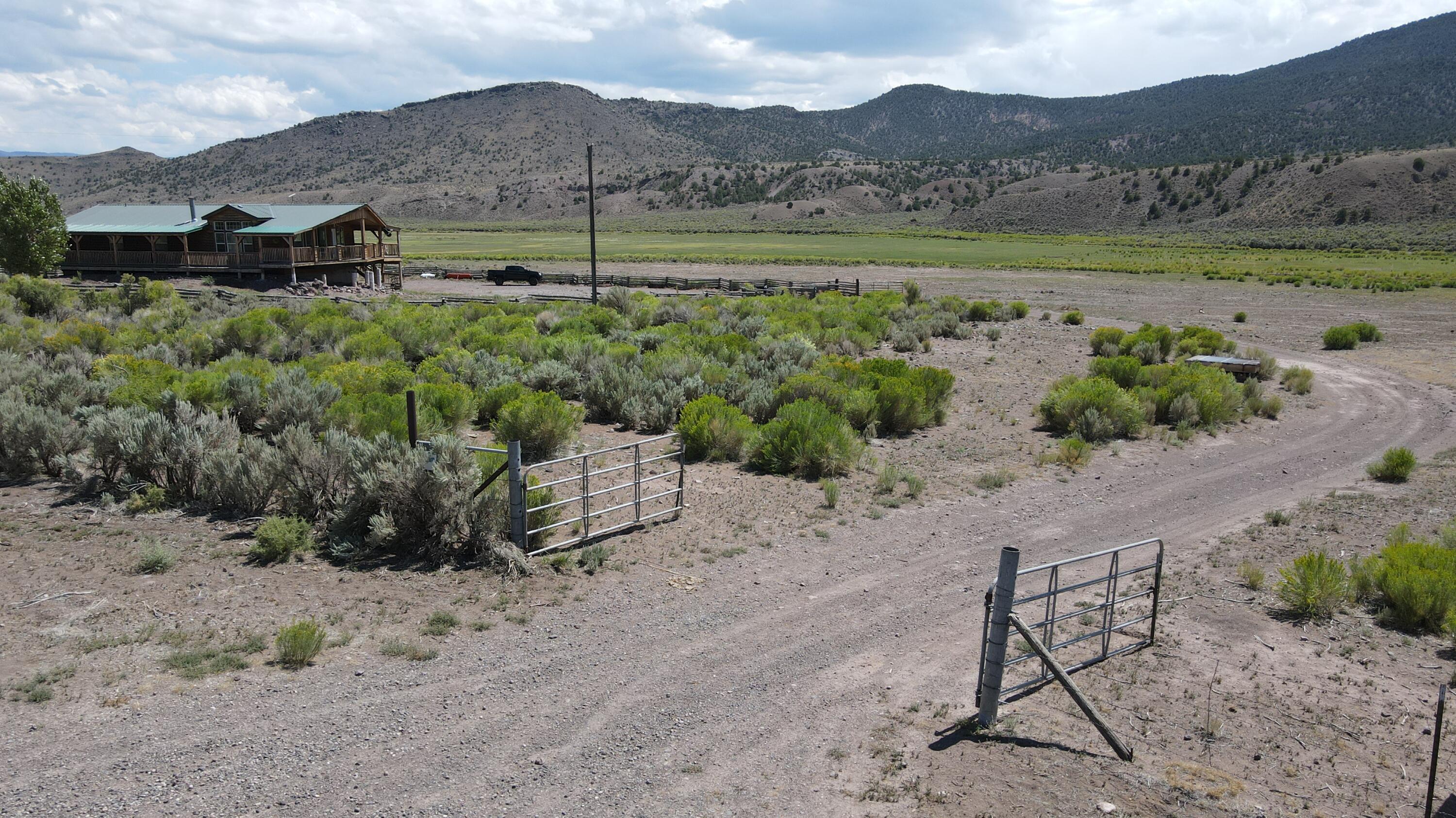 1401 W Highway 62