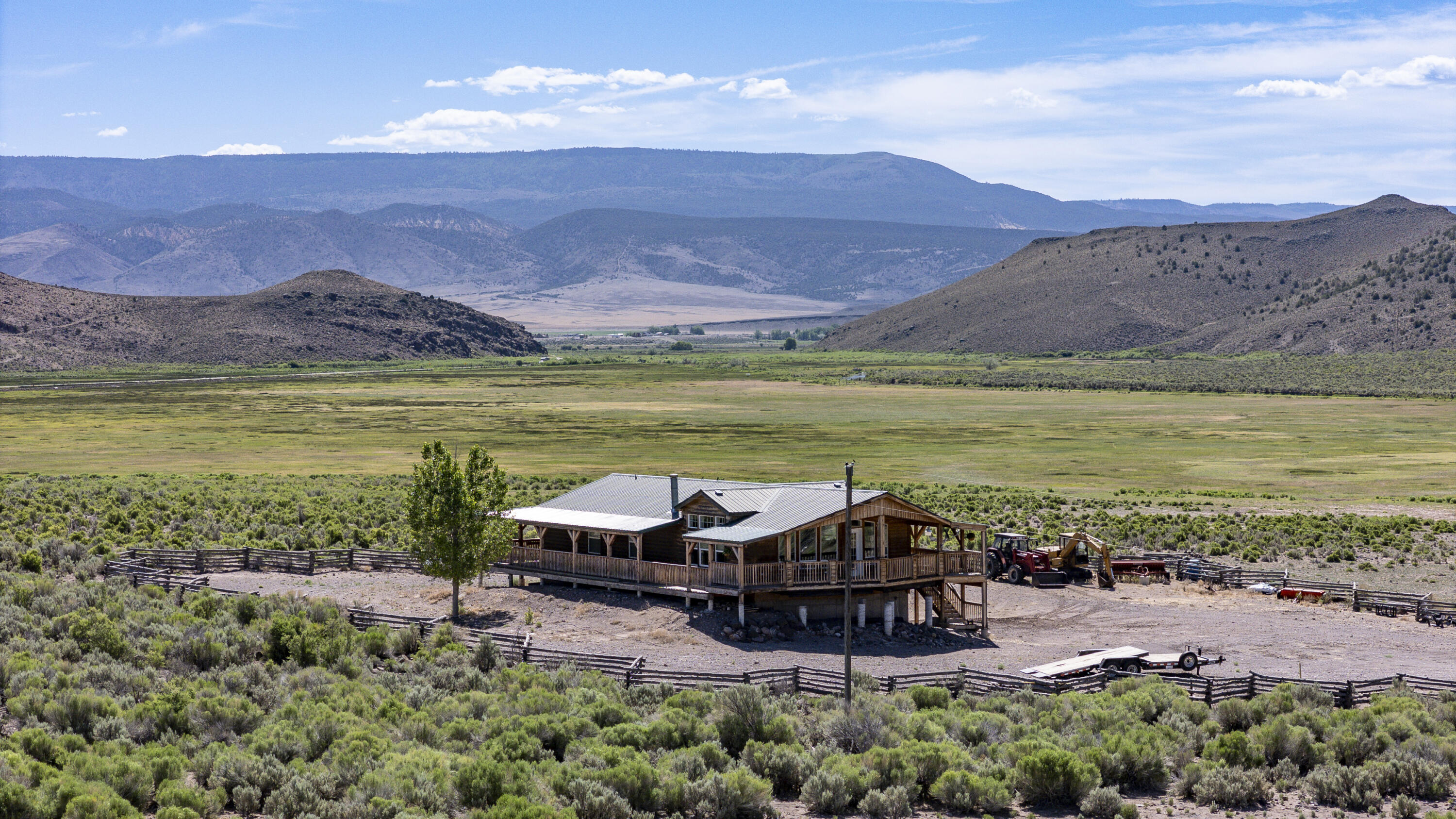 1401 W Highway 62
