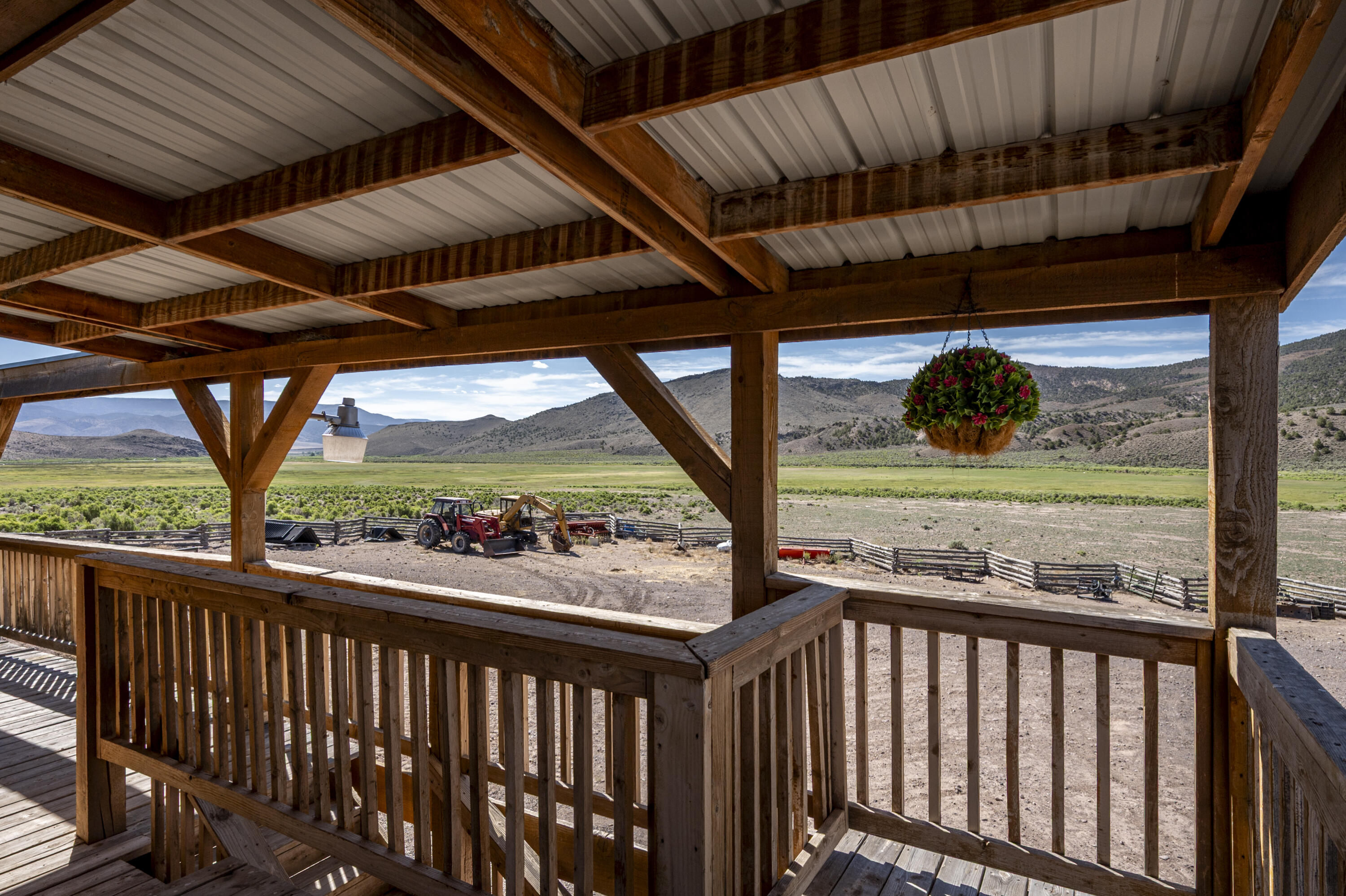 1401 W Highway 62
