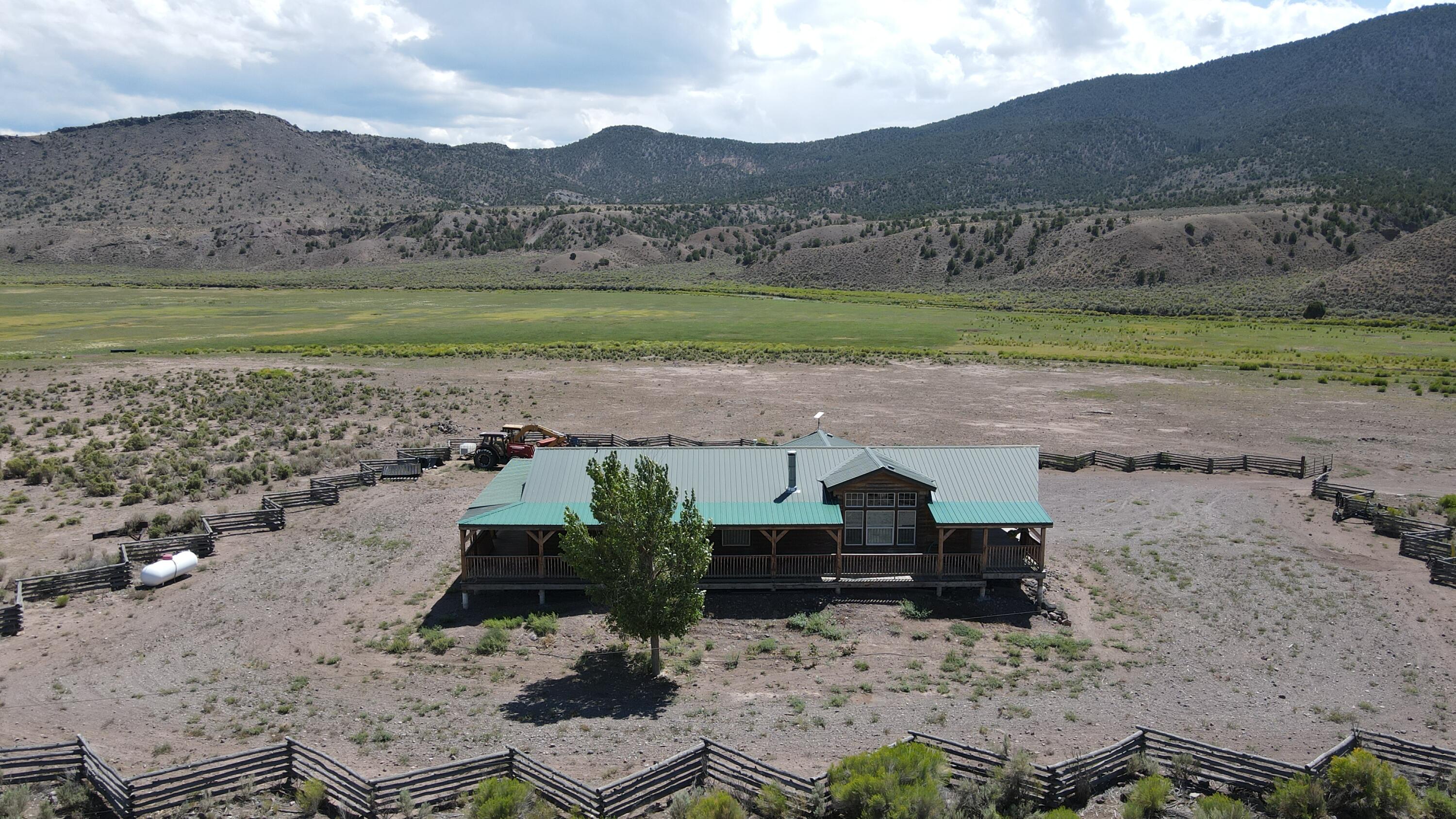 1401 W Highway 62