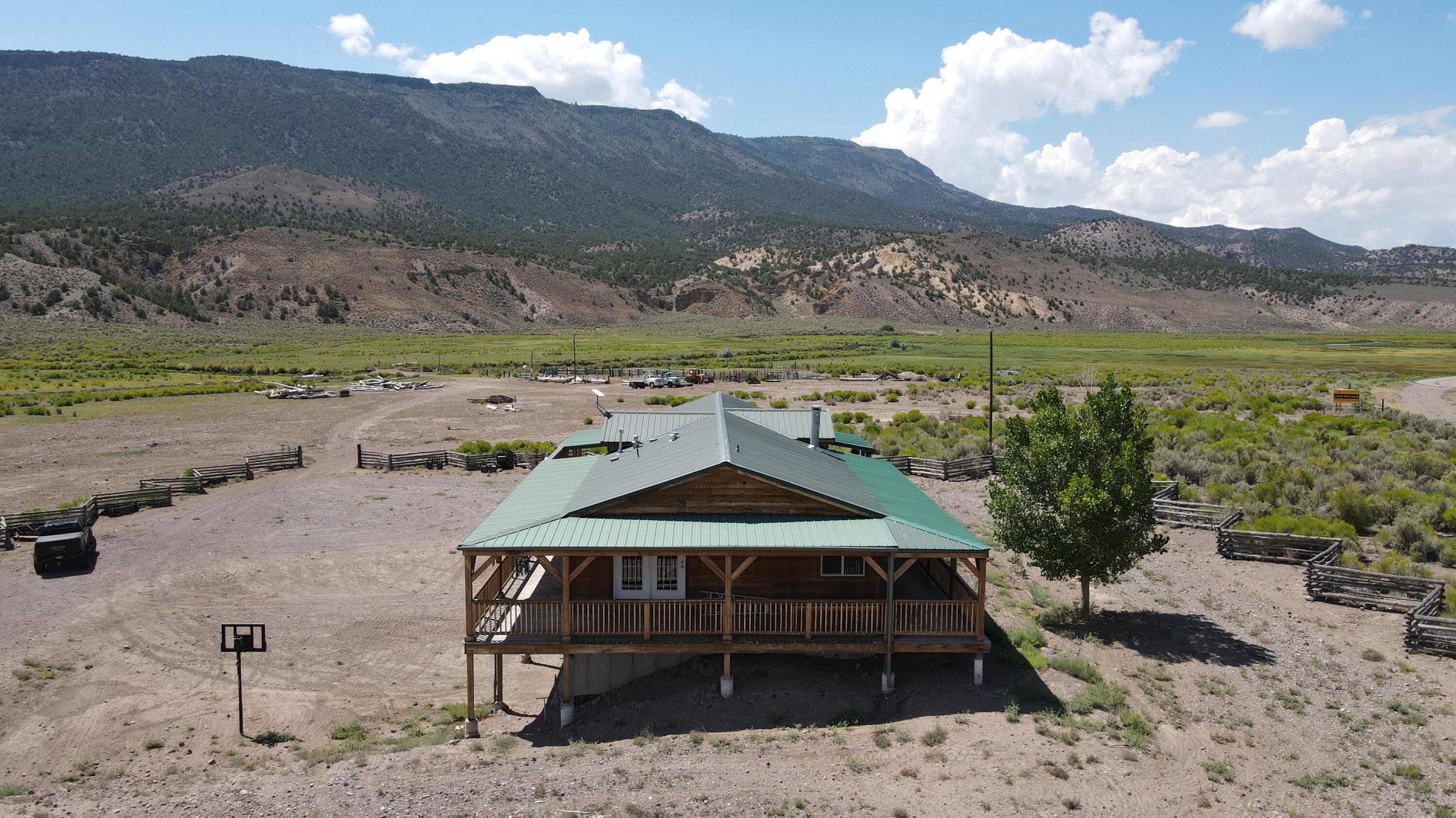 1401 W Highway 62
