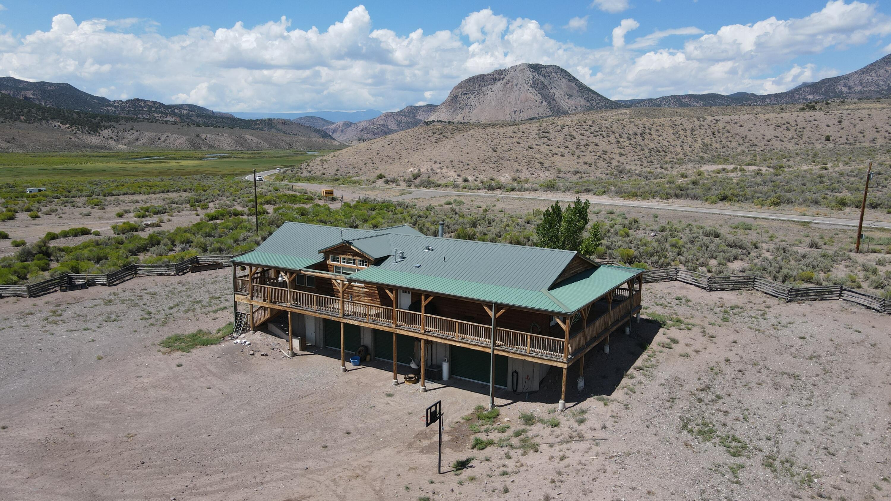 1401 W Highway 62