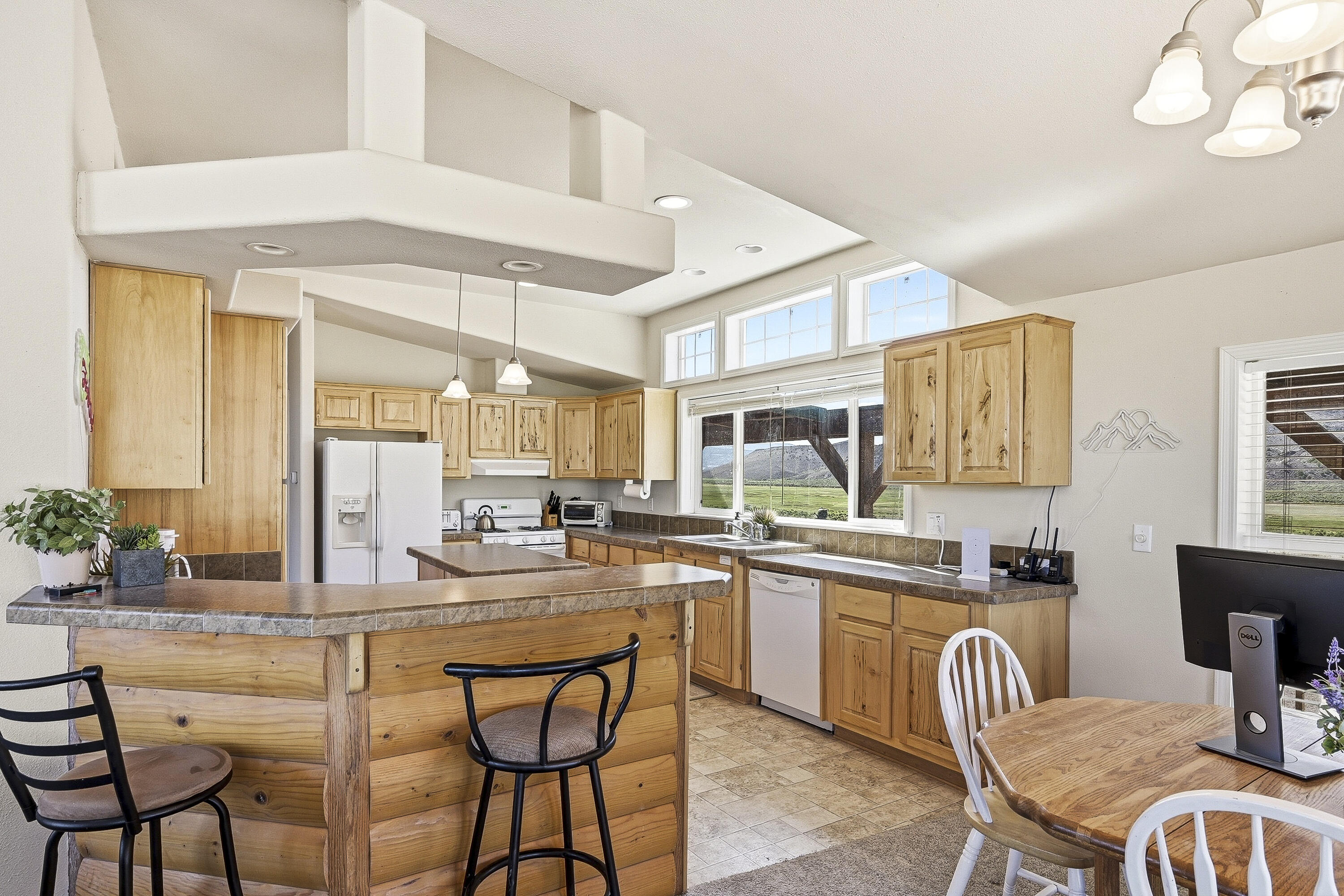 1401 W Highway 62