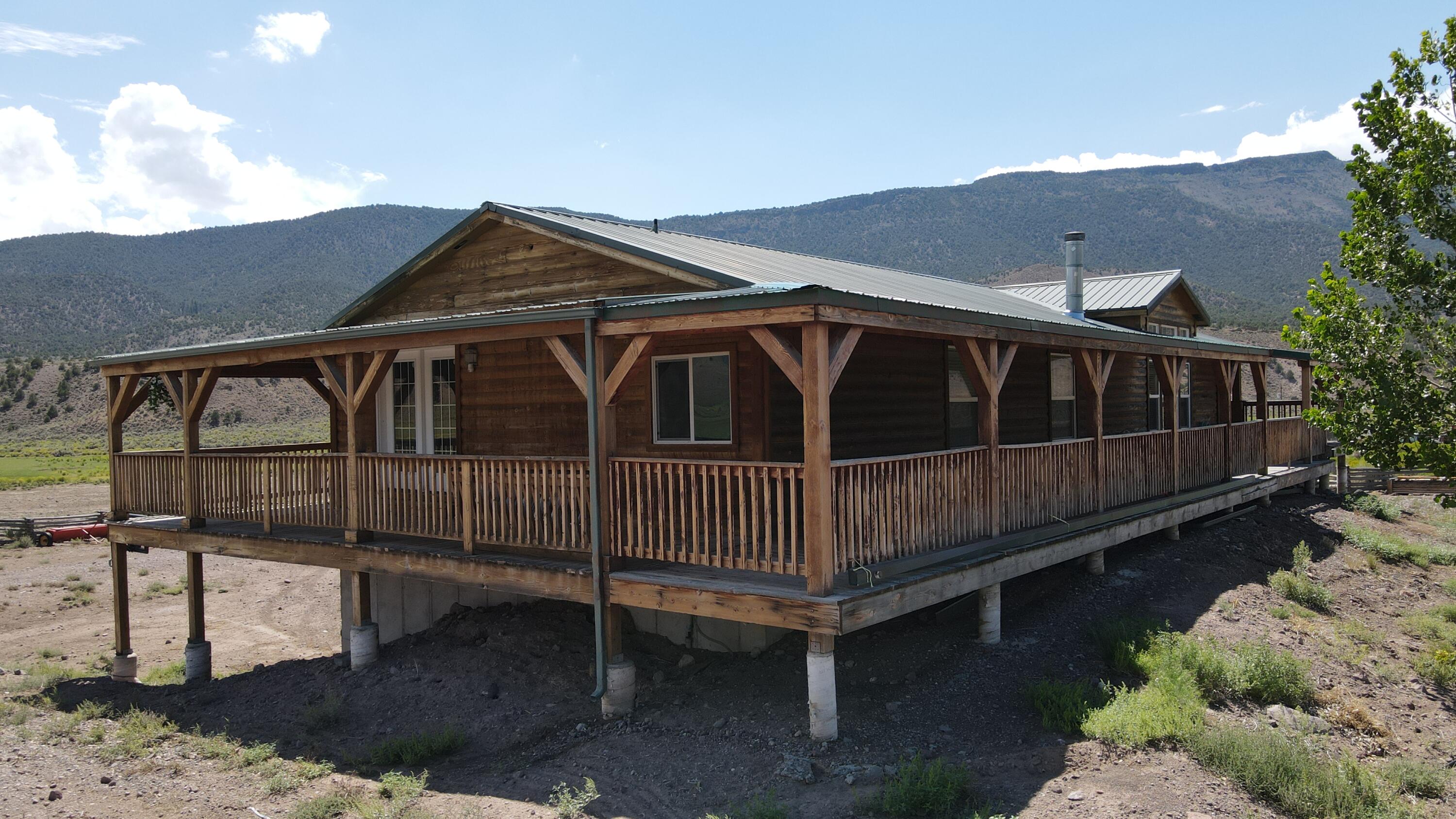 1401 W Highway 62