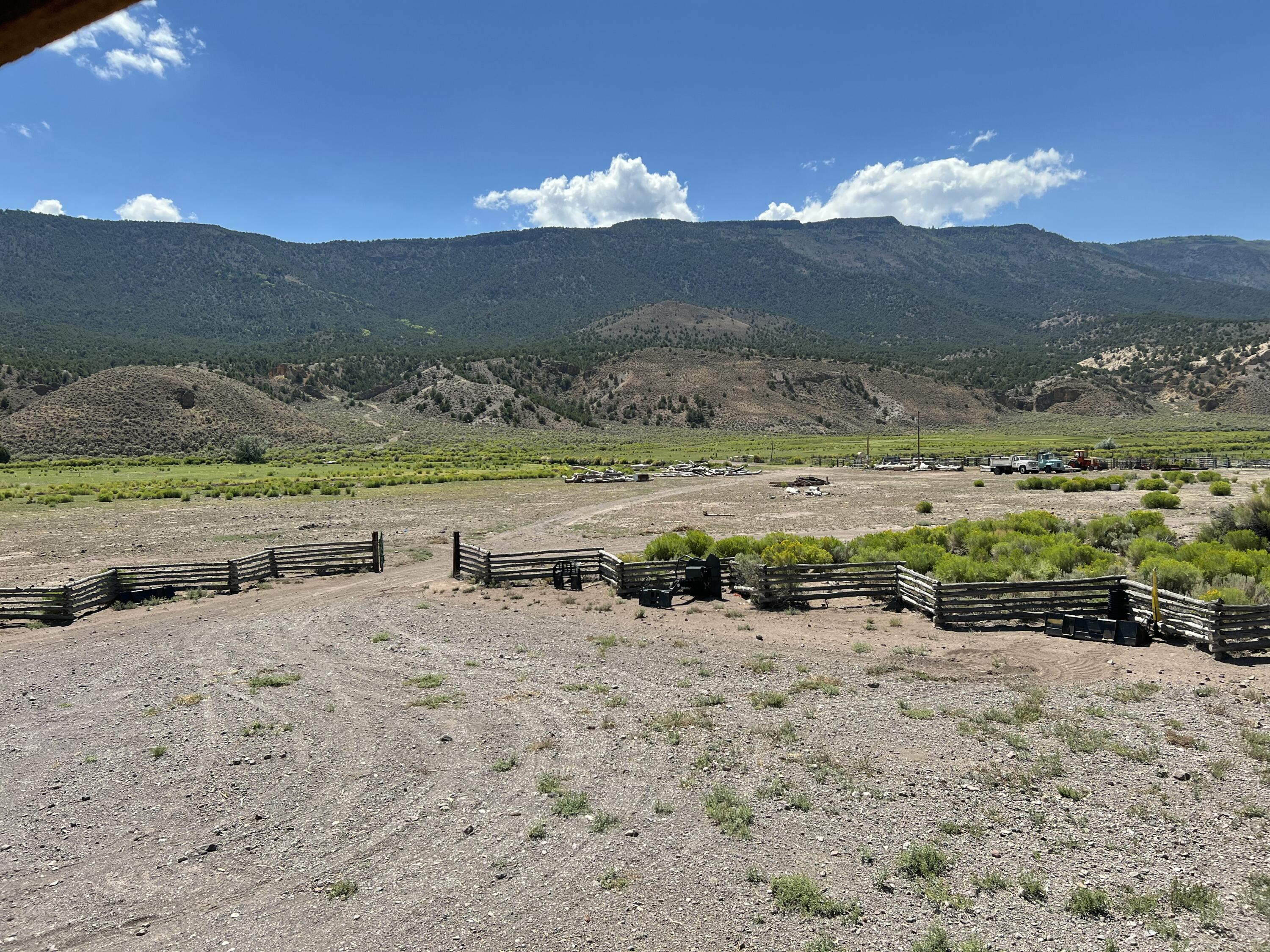 1401 W Highway 62