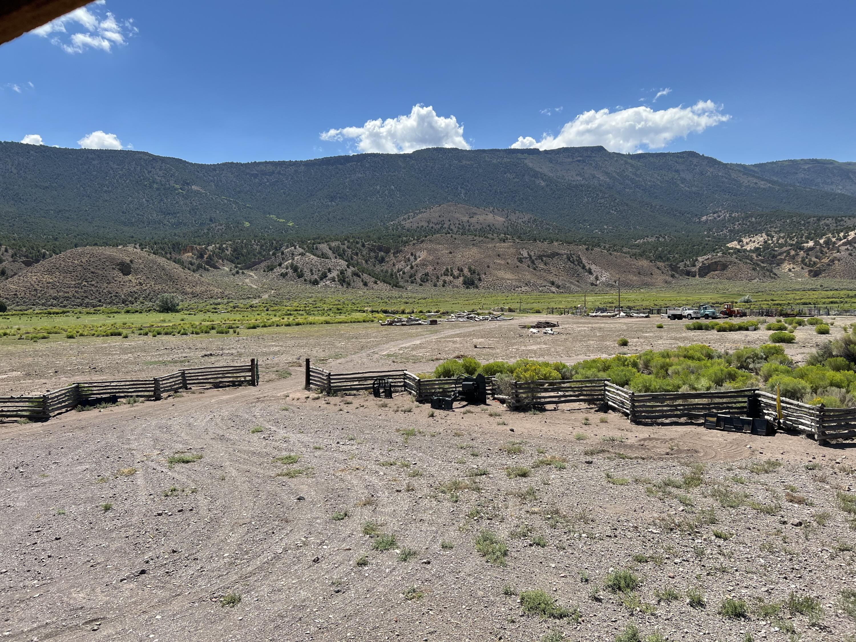 1401 W Highway 62