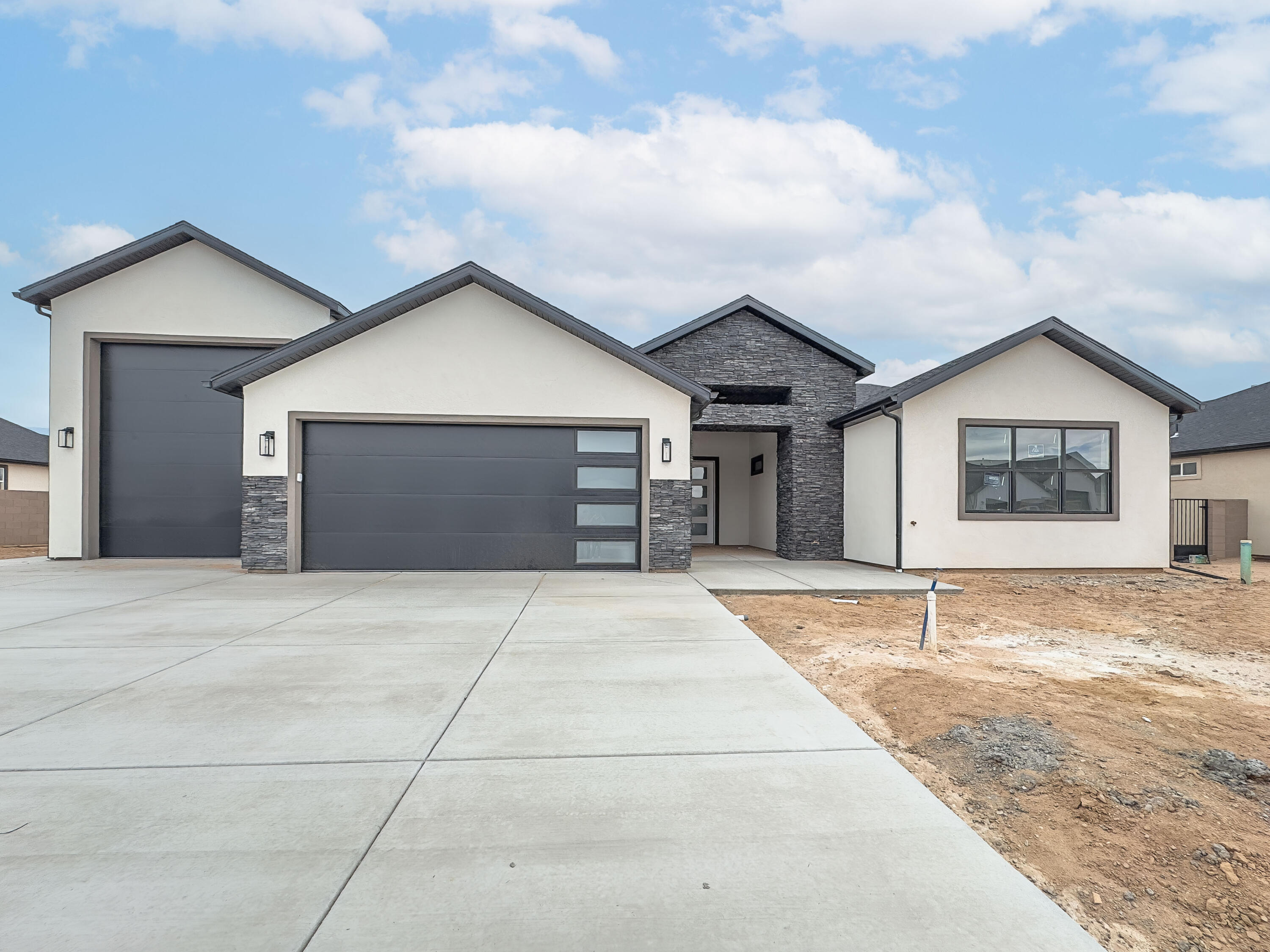 4453 W 150 N