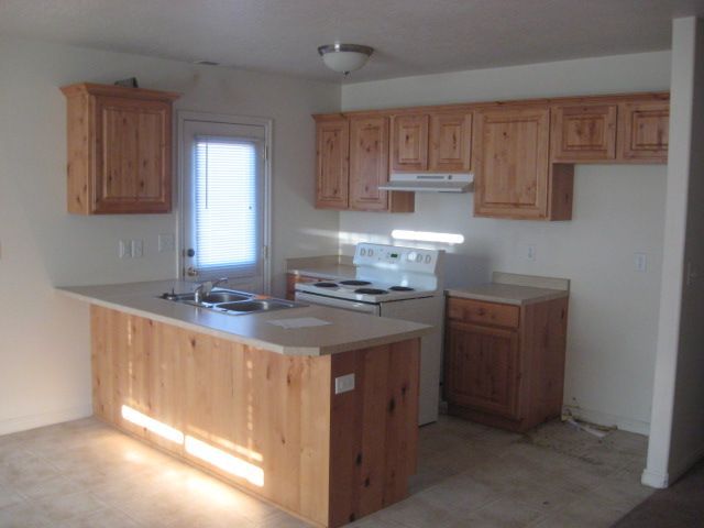 1242 N & 1244 N. 575 West