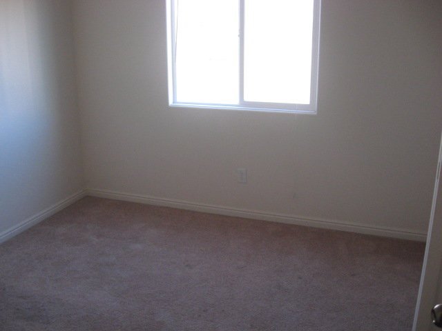 1242 N & 1244 N. 575 West