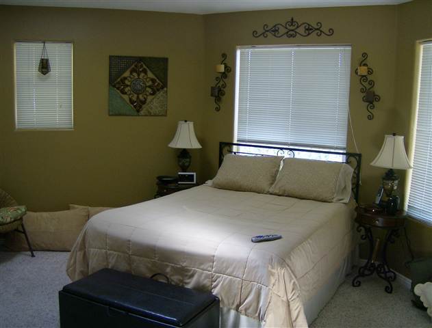 4637 N Santa Fe Trail