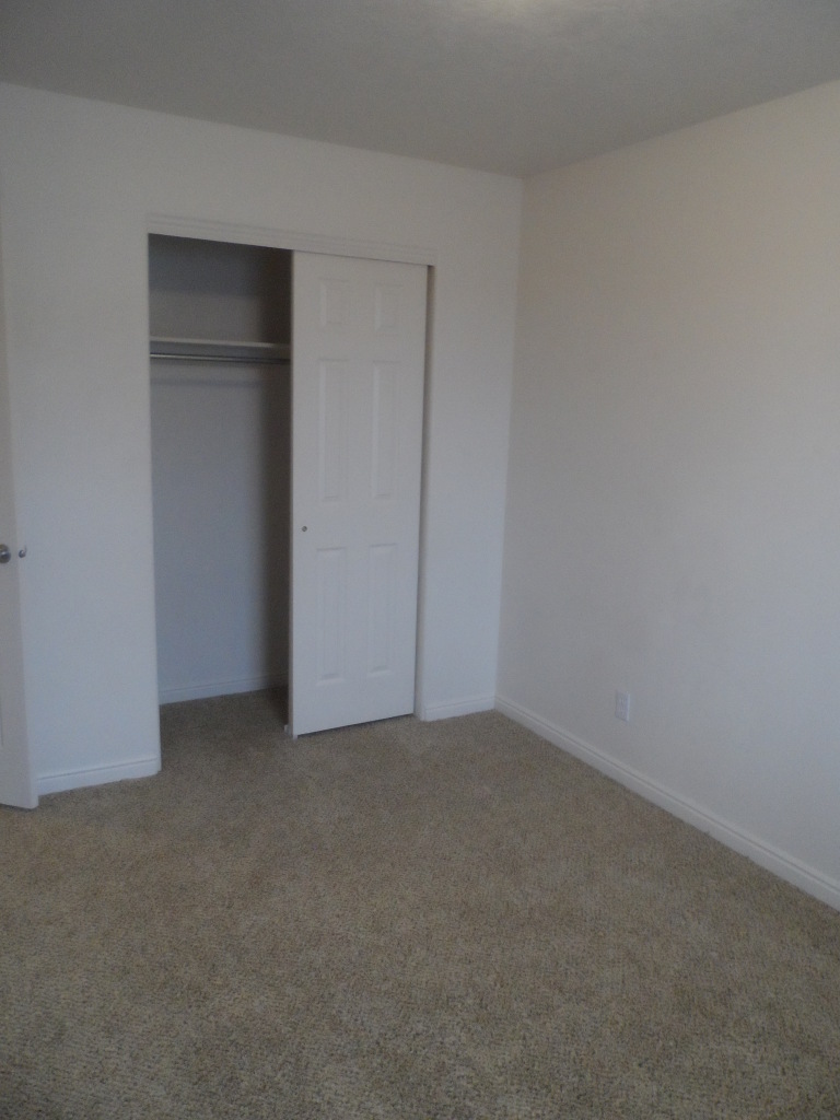 284 N TORREY PINES CIR