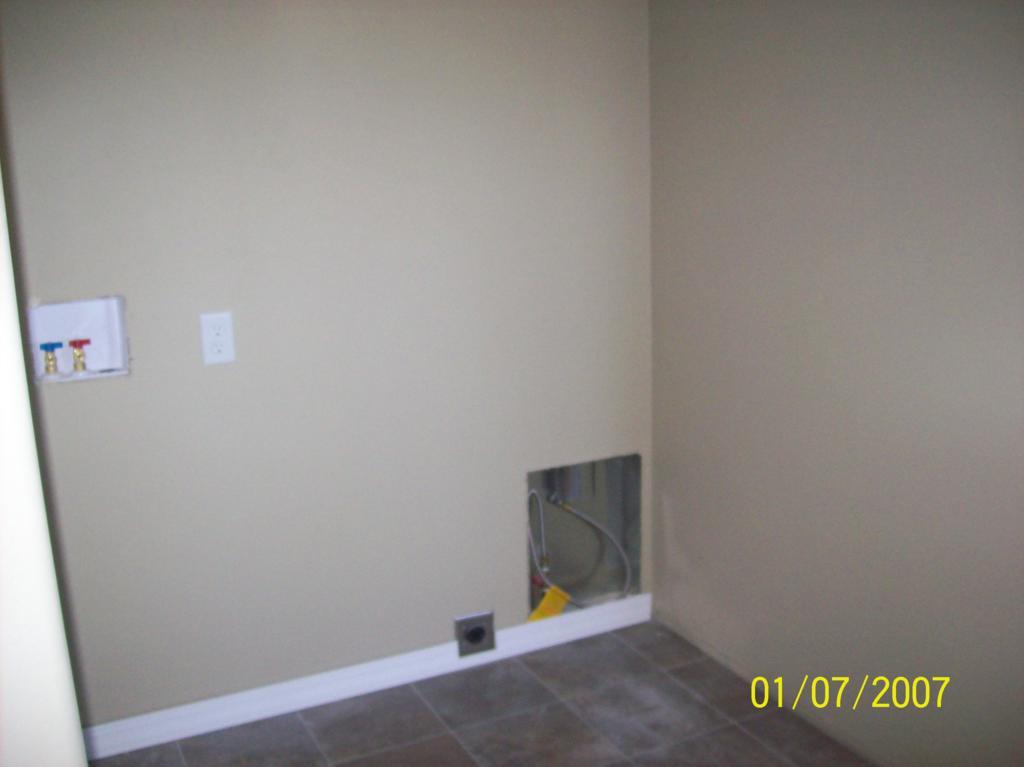 2806 N Clark Parkway